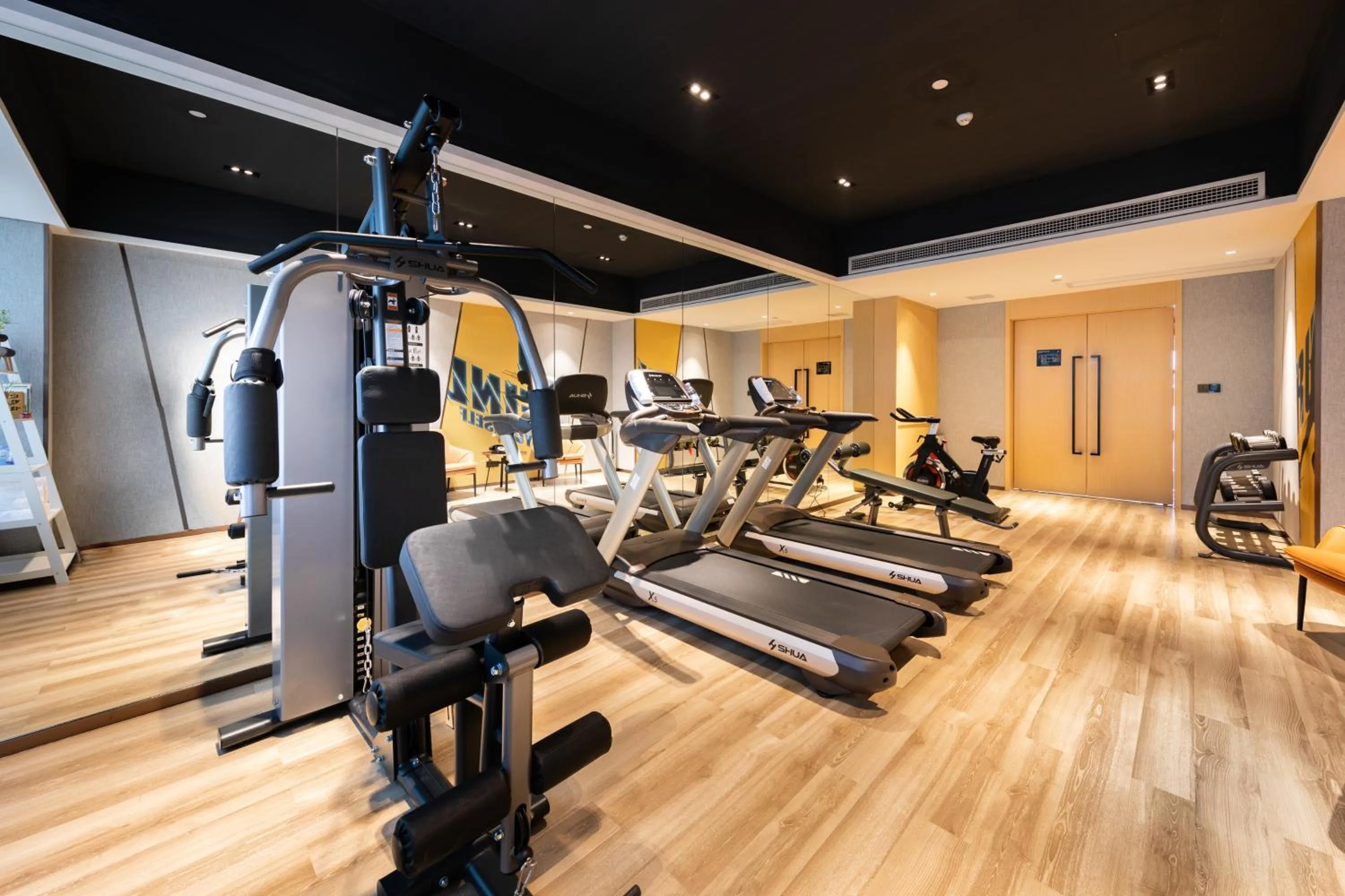 Fitness centre/facilities in Atour Hotel Zhuhai Xiangzhou Aoyuan Plaza