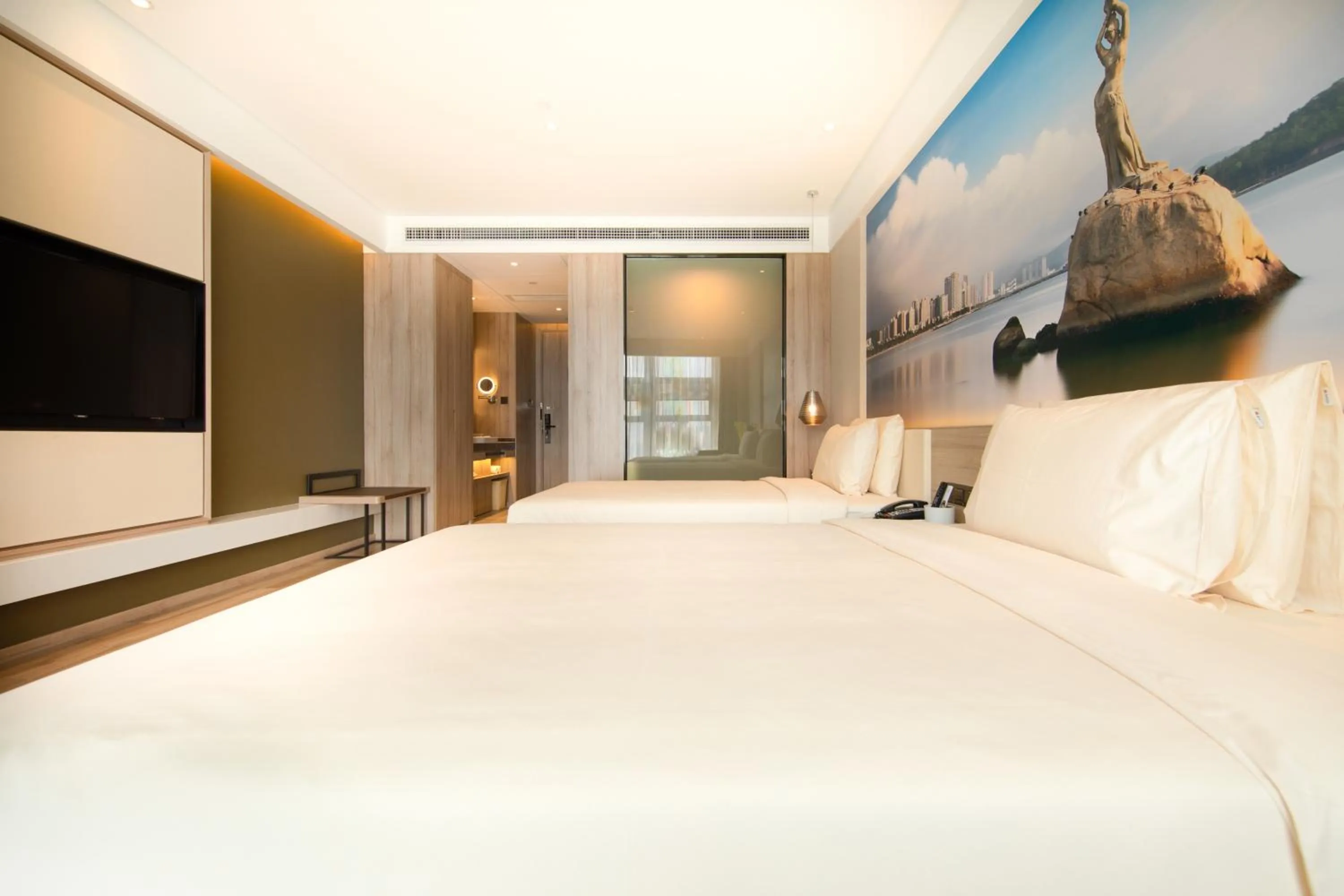 Bed in Atour Hotel Zhuhai Xiangzhou Aoyuan Plaza