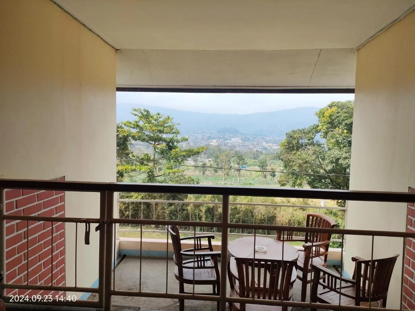 Balcony/Terrace in NTC Lembang by Kuncara PHM