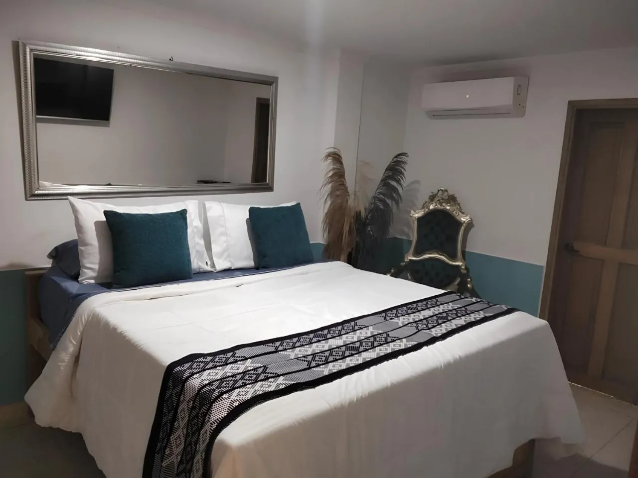 Family Room with Bath in Hotel Boutique Tierra Del Mar Cartagena