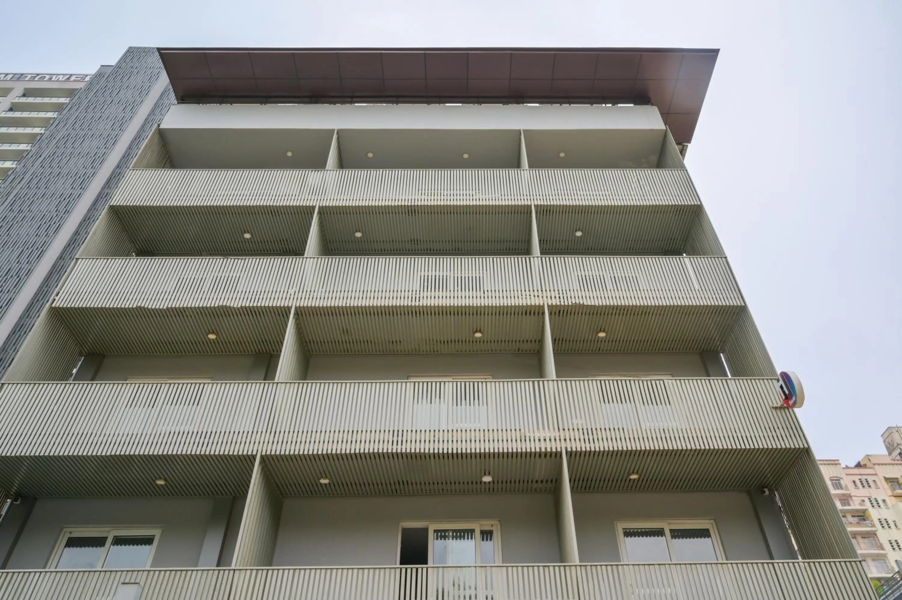 Property building in Housr Sector 28 Gurgaon Near IFFCO Chowk Metro Station