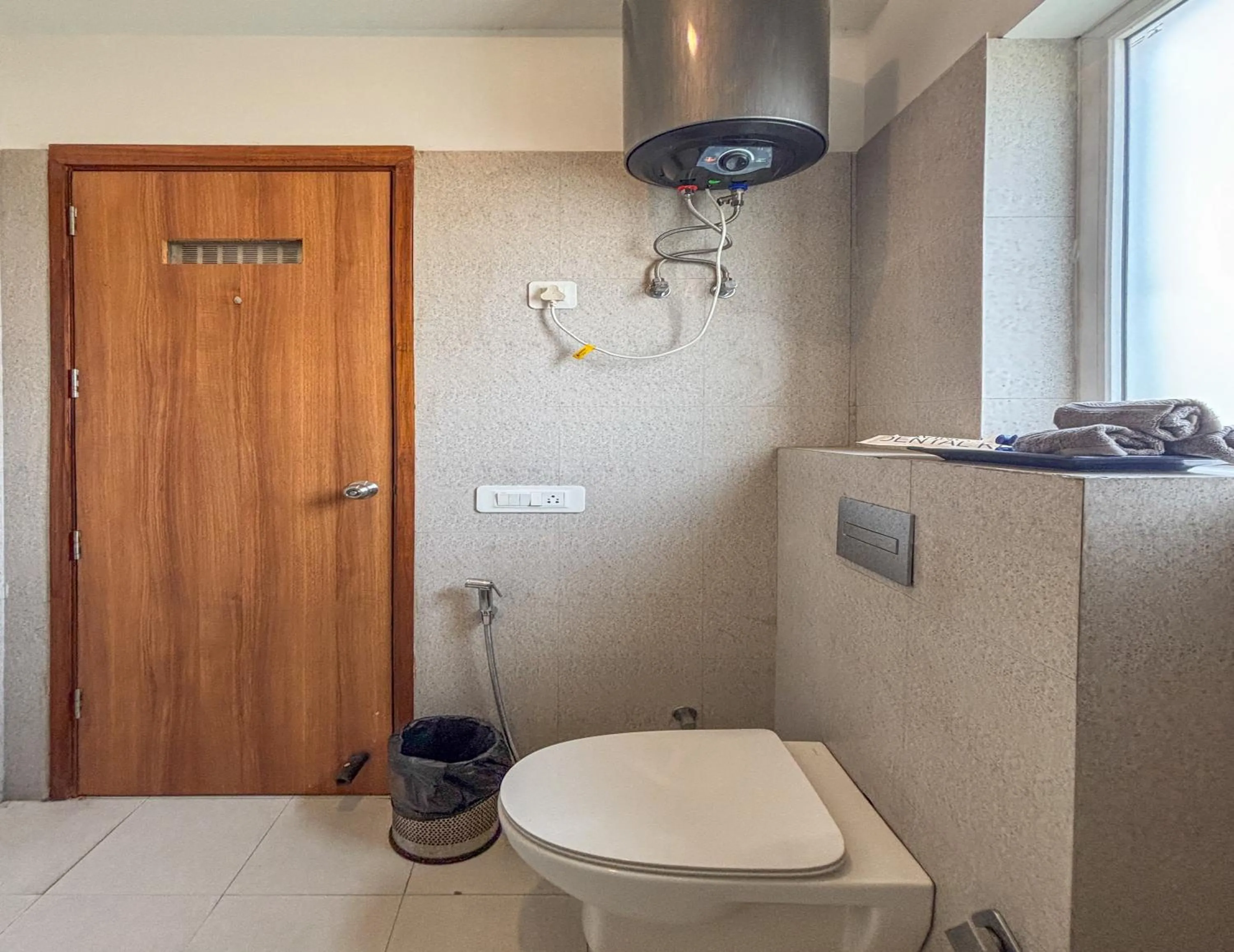 Toilet in Housr Sector 28 Gurgaon Near IFFCO Chowk Metro Station