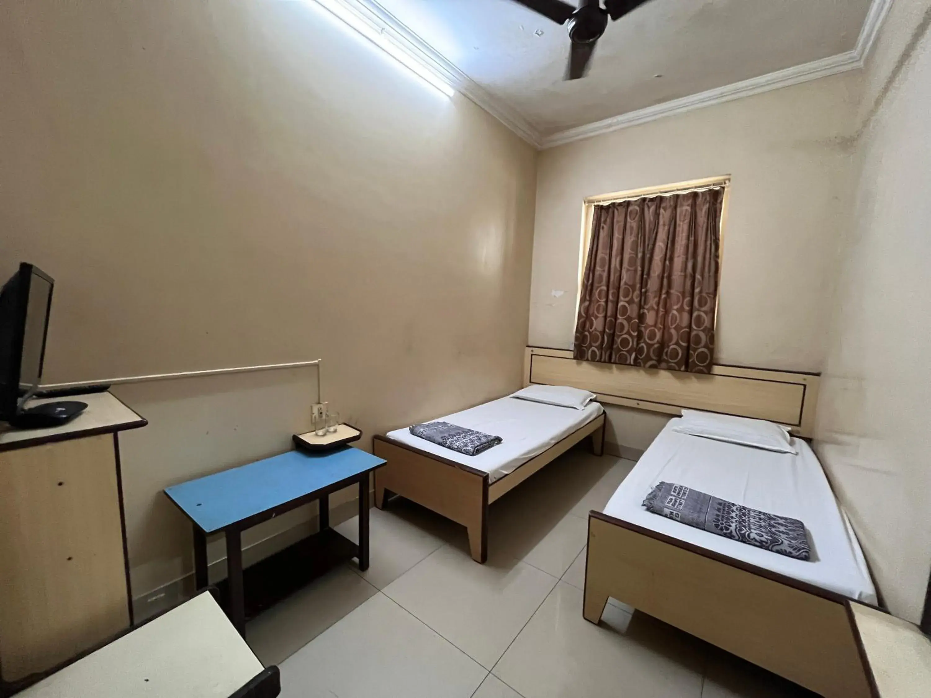 Double Room with Shared Bathroom - single occupancy in Milan Guest House Double Room with Shared Bathroom - single occupancy in Milan Guest House