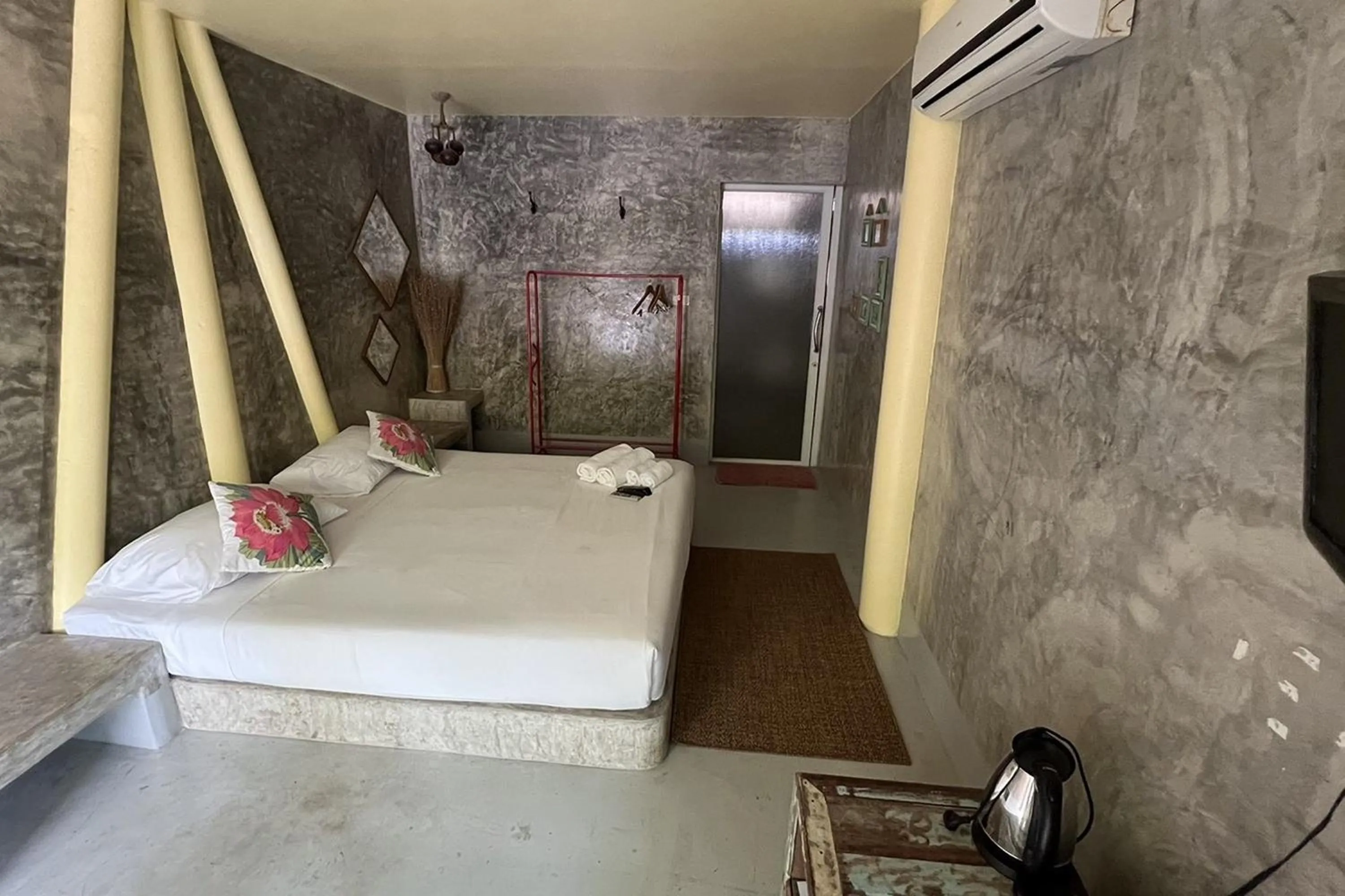 Bed in Kalacanal resort