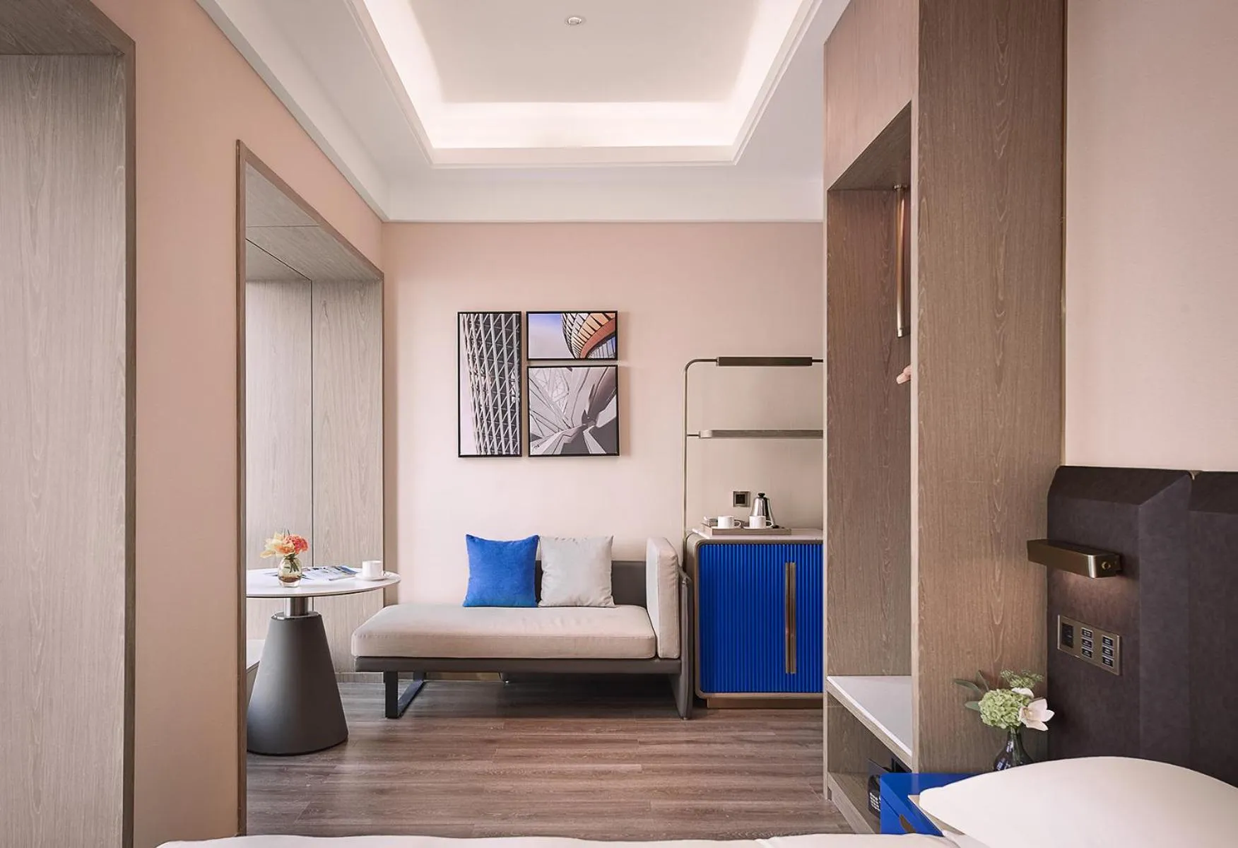 Seating area, Bed in Echarm plus International Hotel Guangzhou Changgang Metro Station Branch - Free Shuttle Bus to Canton Fair Complex During Canton Fair Period