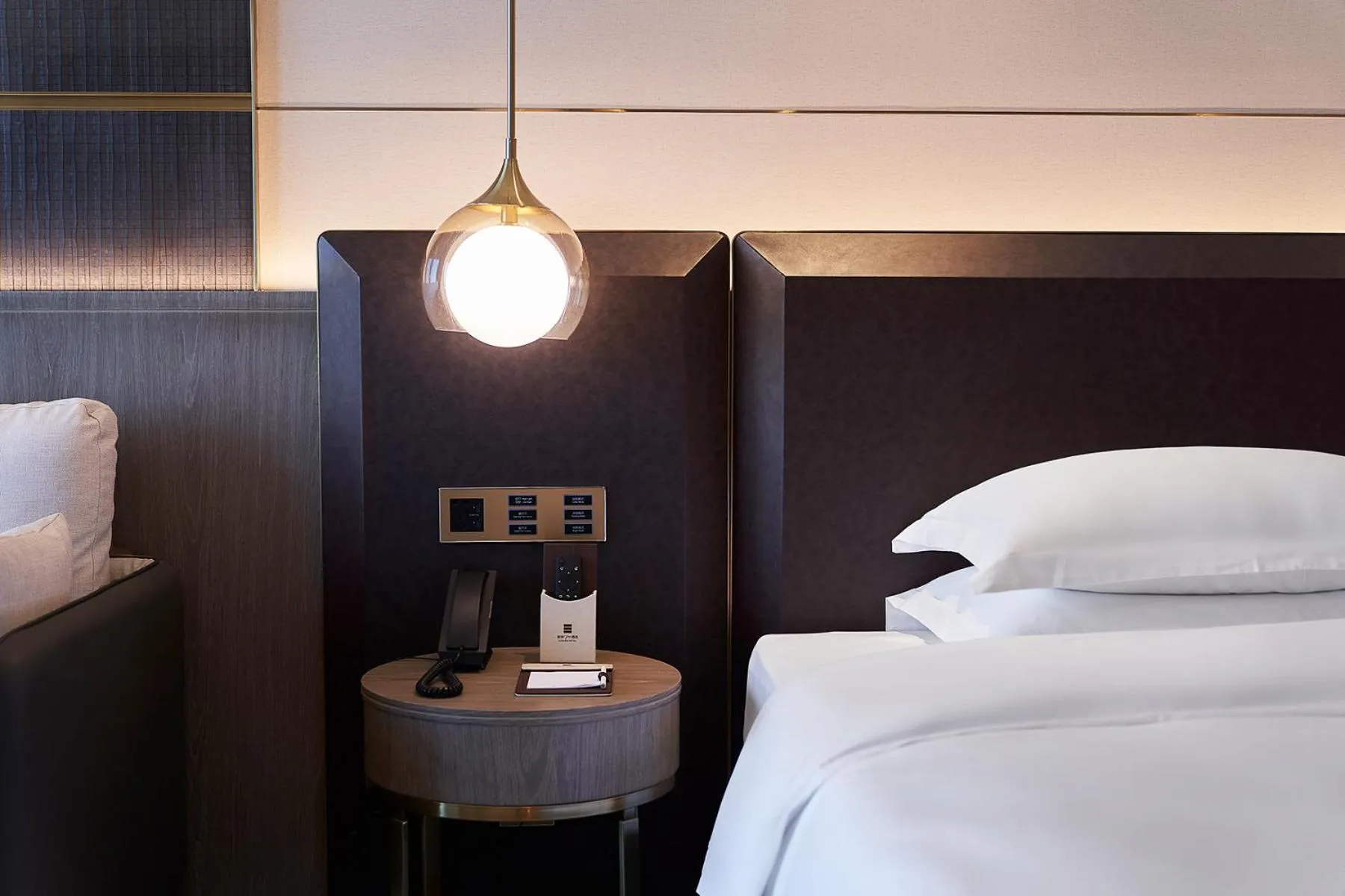 Bed in Echarm plus International Hotel Guangzhou Changgang Metro Station Branch - Free Shuttle Bus to Canton Fair Complex During Canton Fair Period