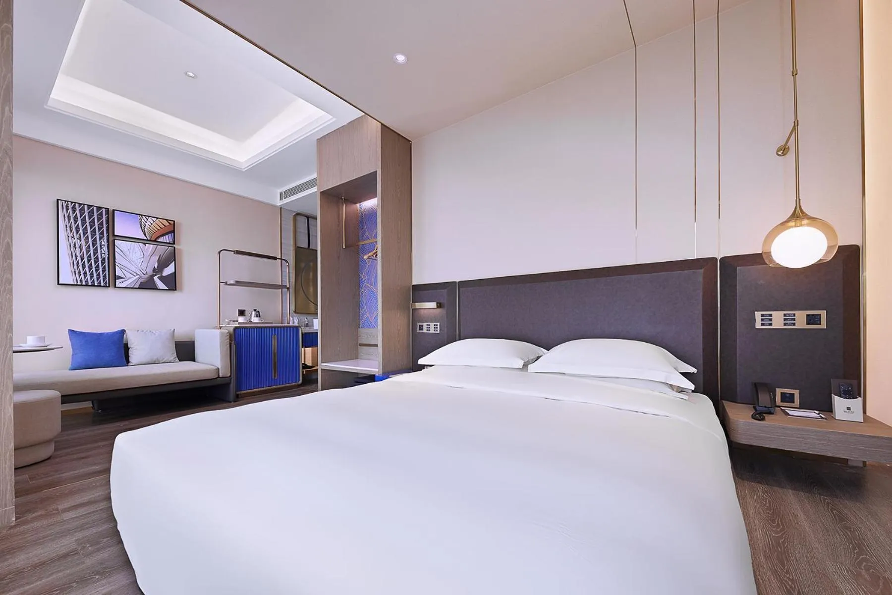Bed in Echarm plus International Hotel Guangzhou Changgang Metro Station Branch - Free Shuttle Bus to Canton Fair Complex During Canton Fair Period