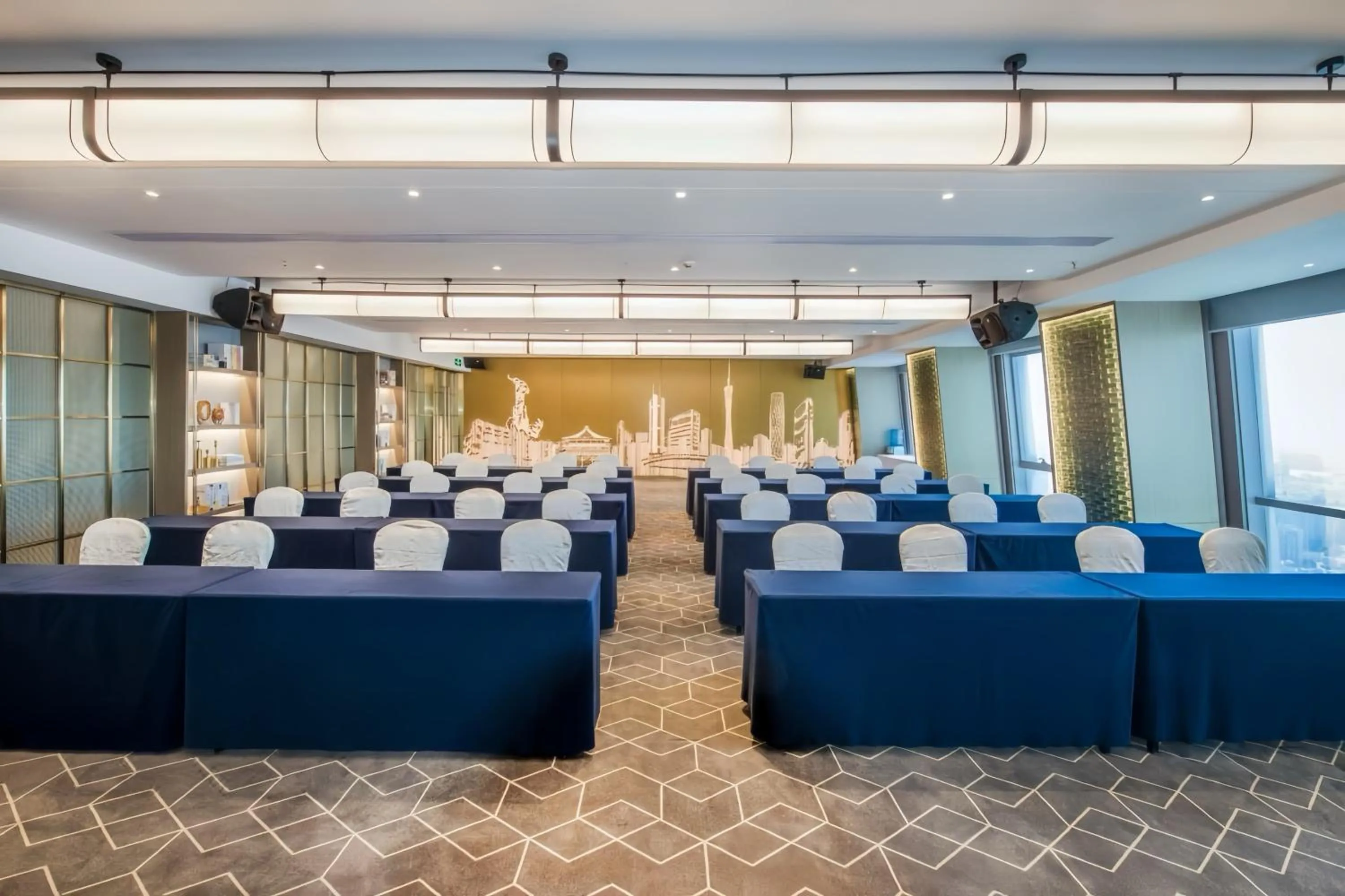 Meeting/conference room in Echarm plus International Hotel Guangzhou Changgang Metro Station Branch - Free Shuttle Bus to Canton Fair Complex During Canton Fair Period