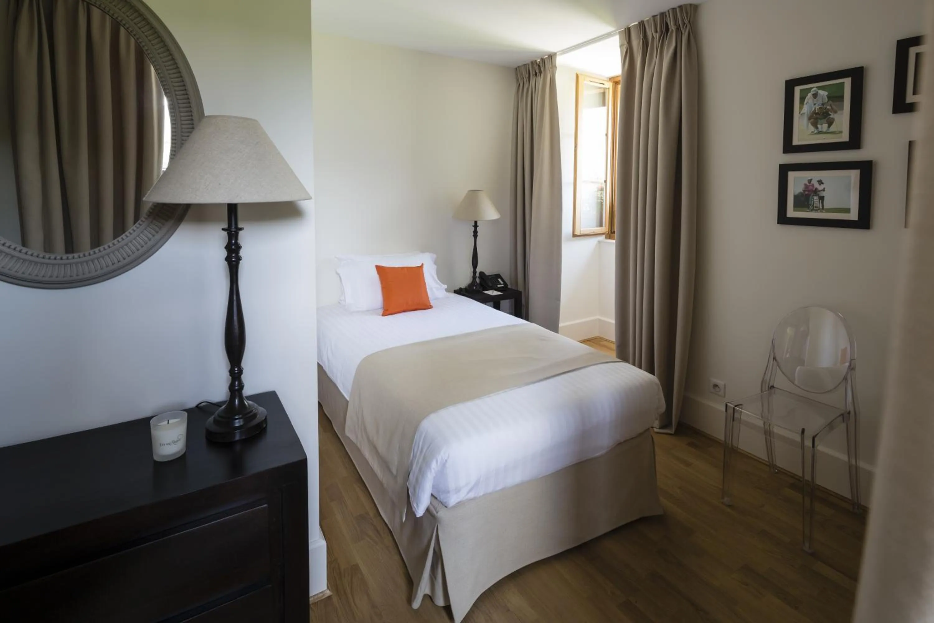 Bedroom, Bed in Le Manoir du Golf