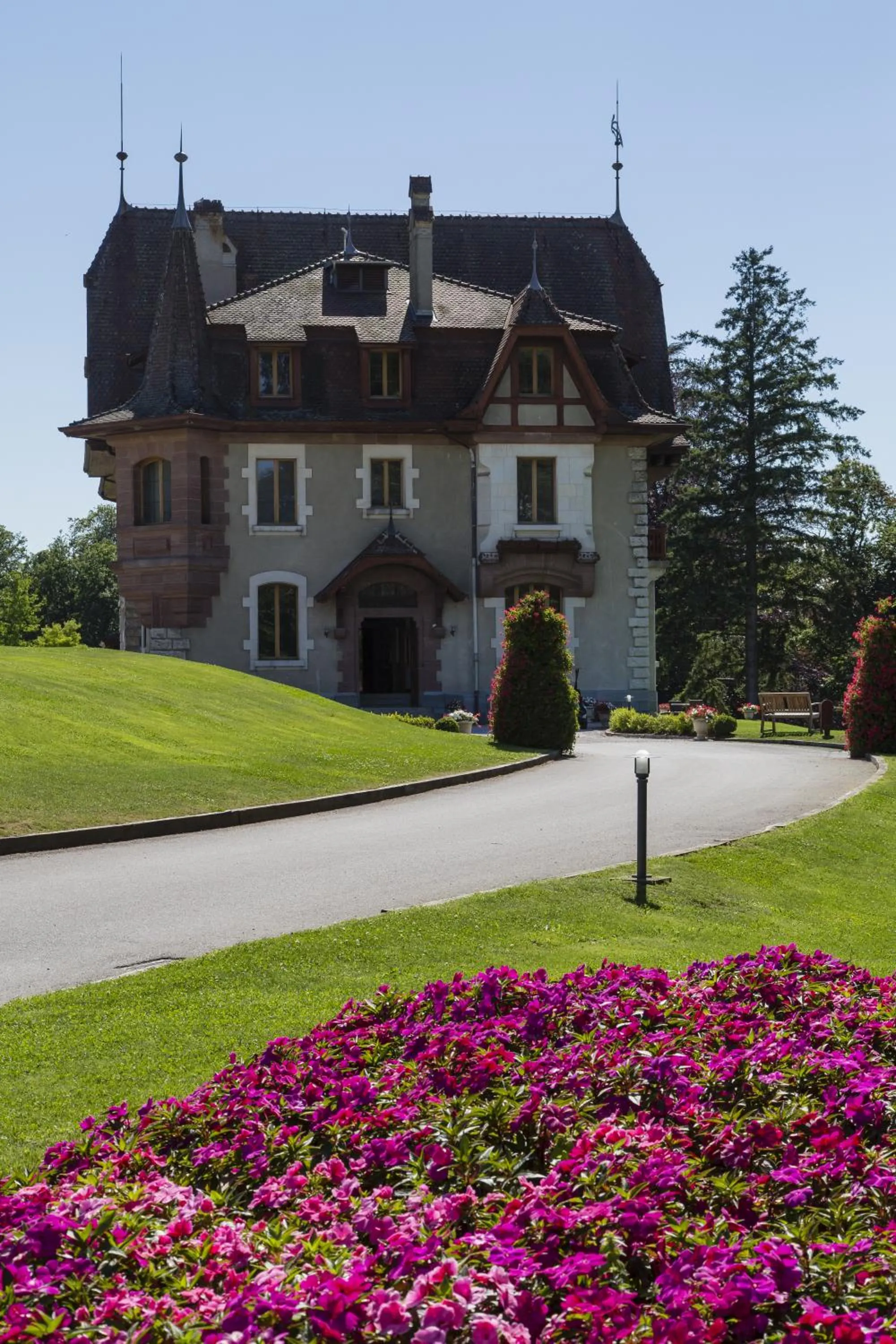 Facade/entrance in Le Manoir du Golf