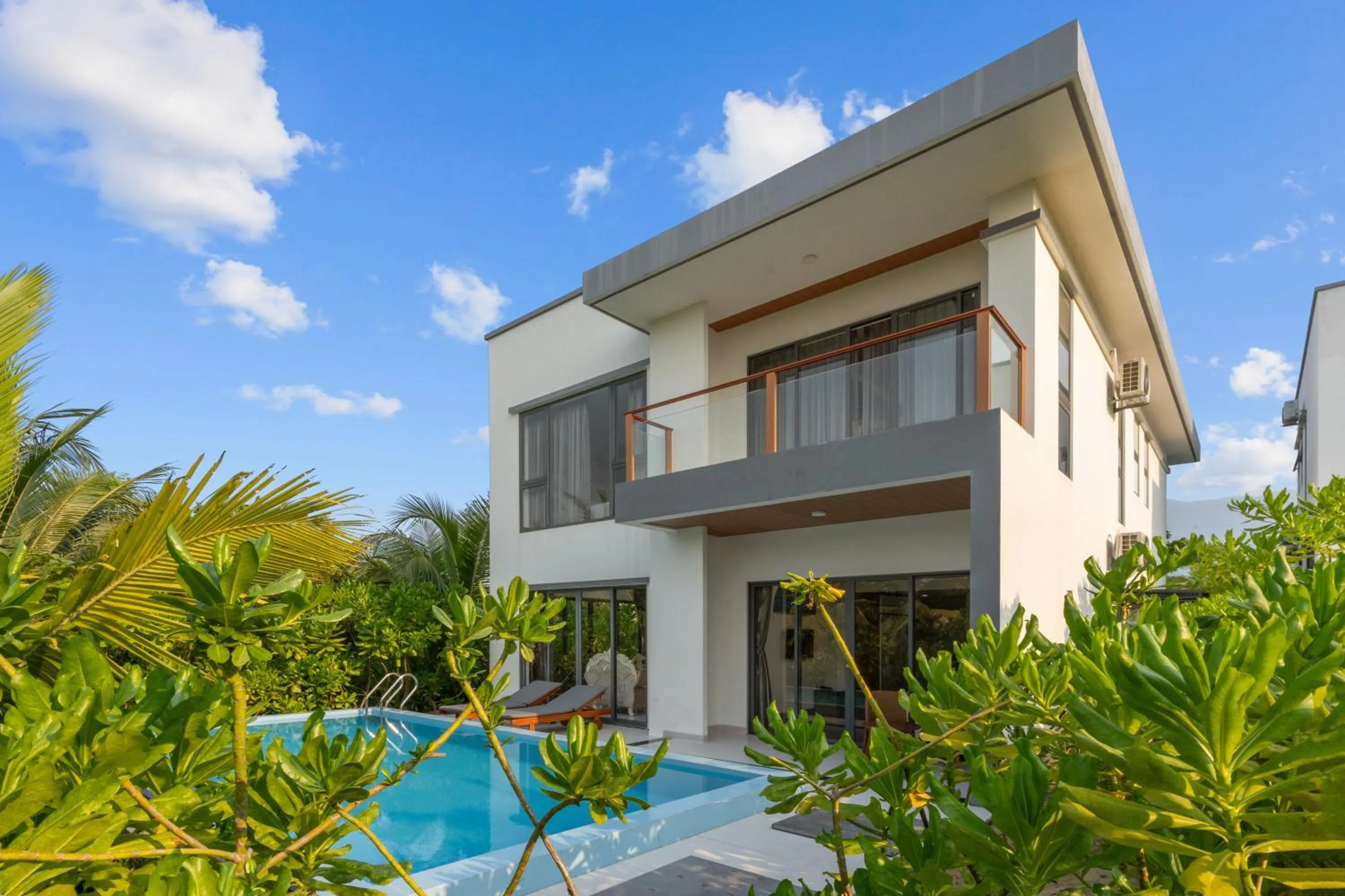 Property building in Langco Bay Retreat