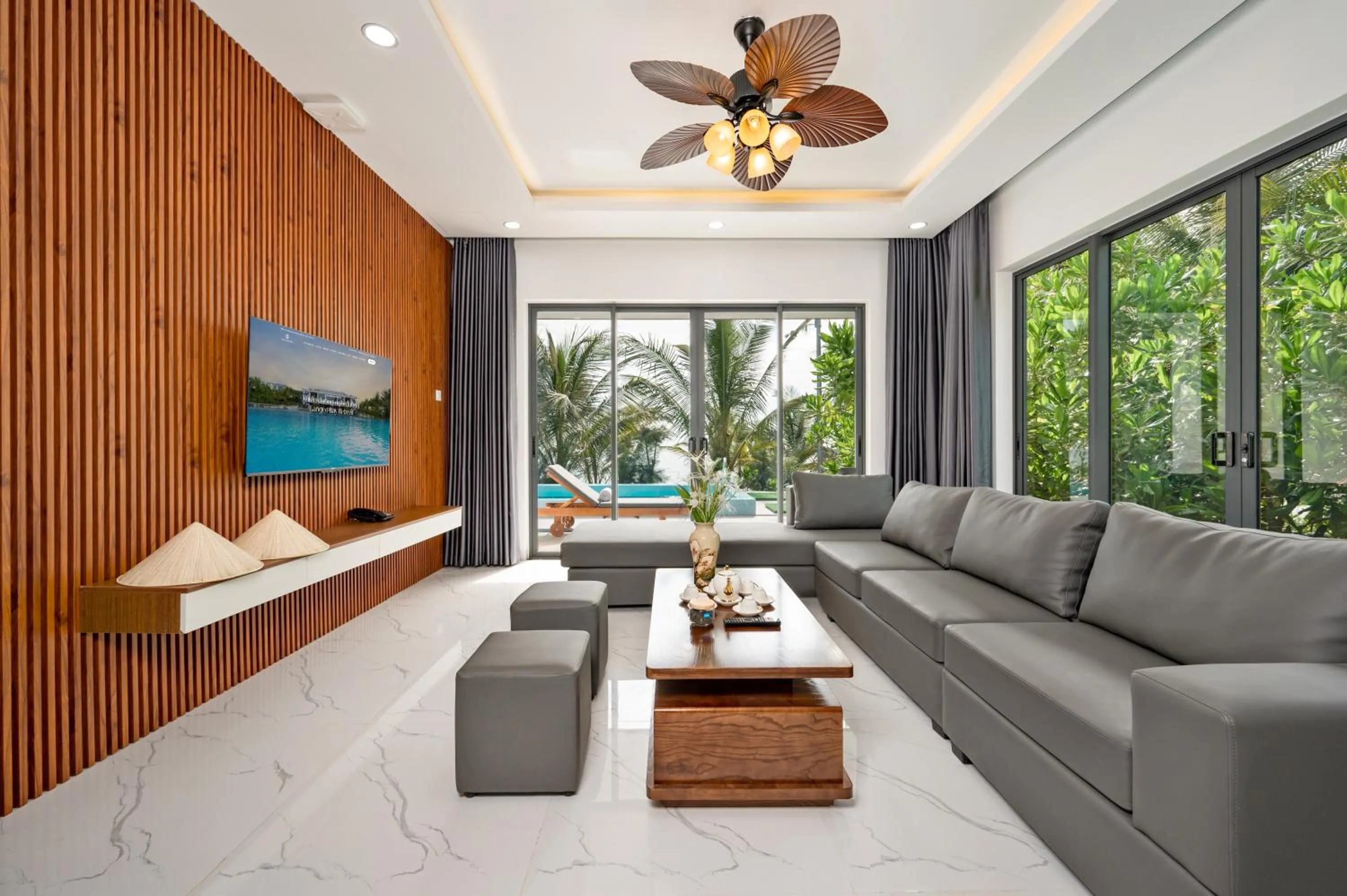 TV and multimedia in Langco Bay Retreat