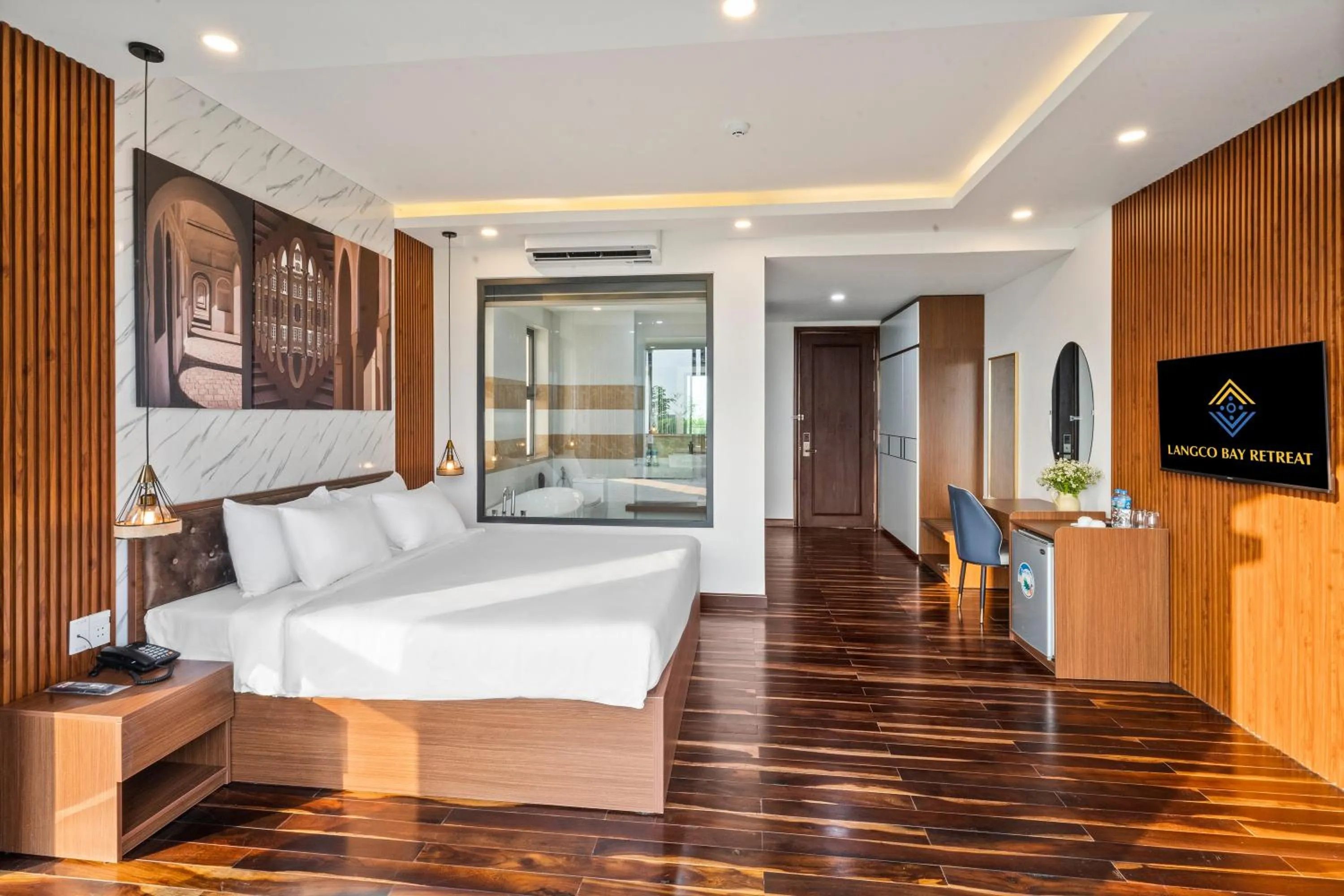 TV and multimedia, Bed in Langco Bay Retreat