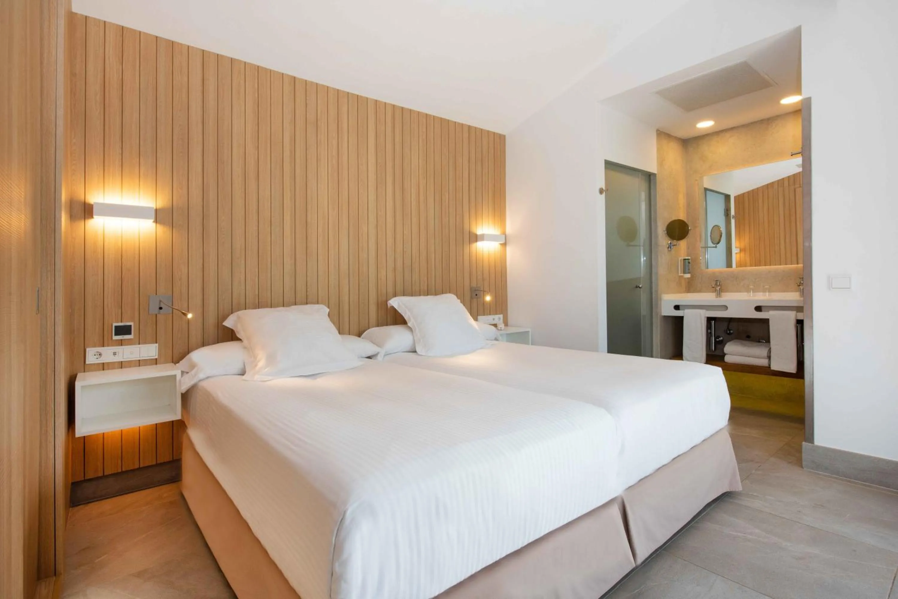 Bedroom, Bed in Valentin Playa de Muro