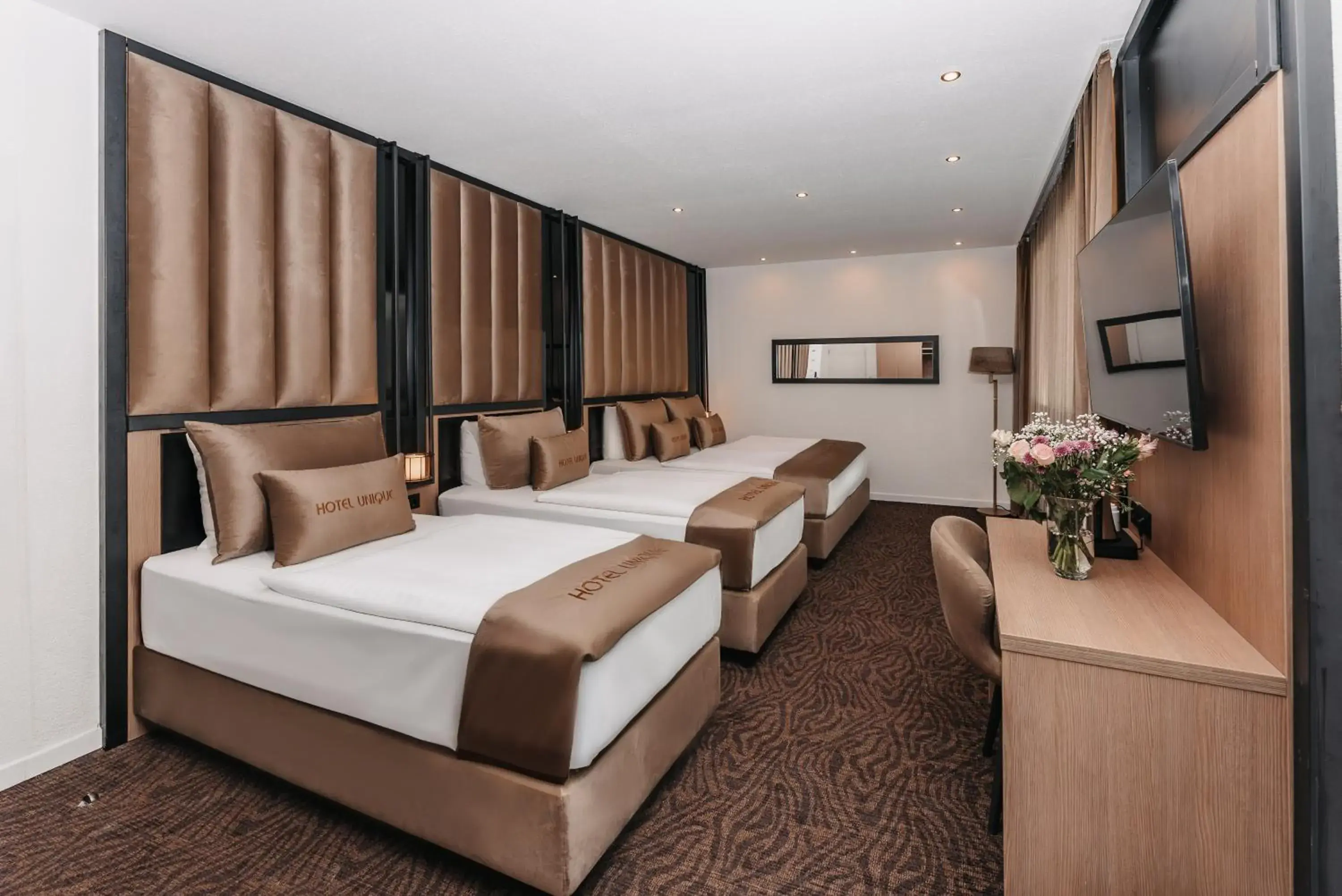 Deluxe Family Room in Hotel Unique Majestic Deluxe Family Room in Hotel Unique Majestic