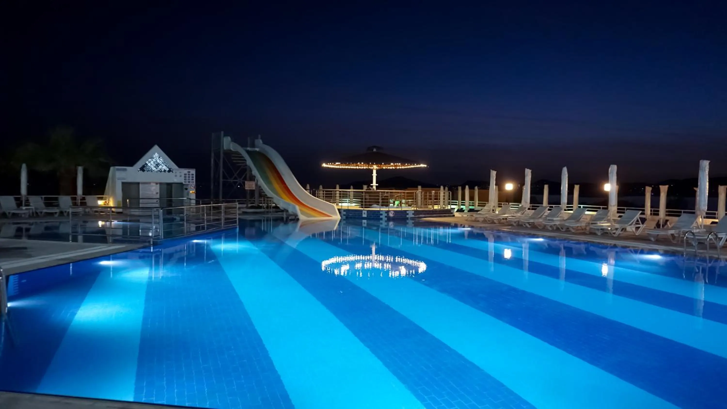 Swimming pool in Roseira Beach Resort