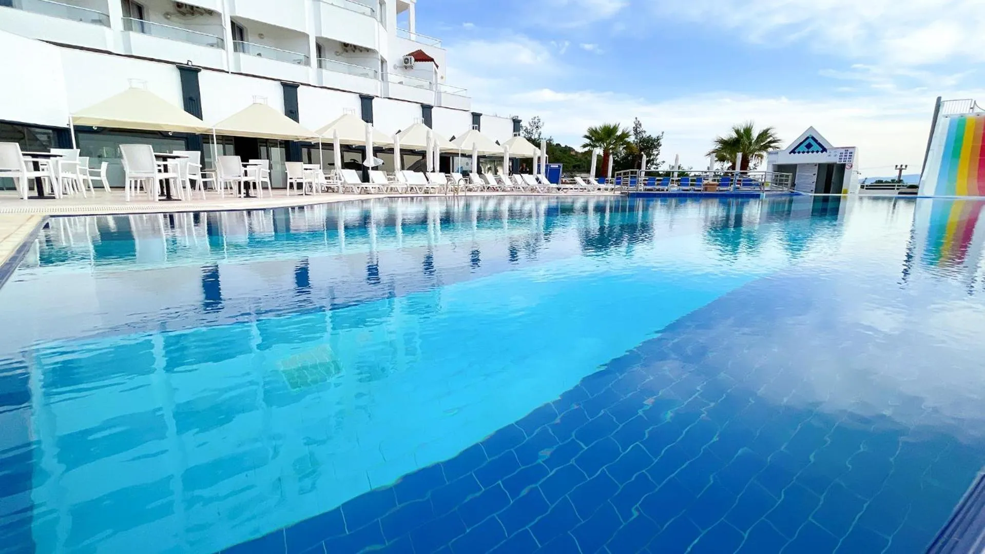 Swimming pool in Roseira Beach Resort