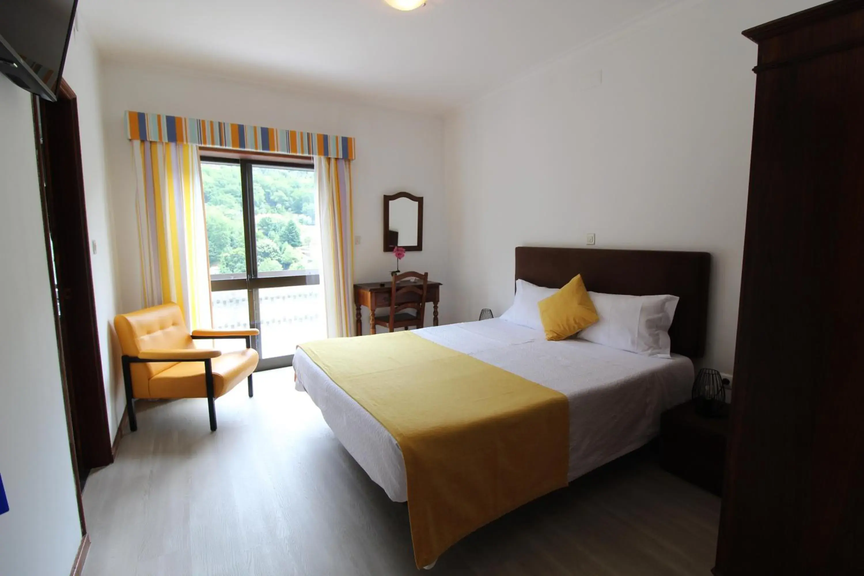 Double Room with Mountain View in Gerês Guest House Double Room with Mountain View in Gerês Guest House