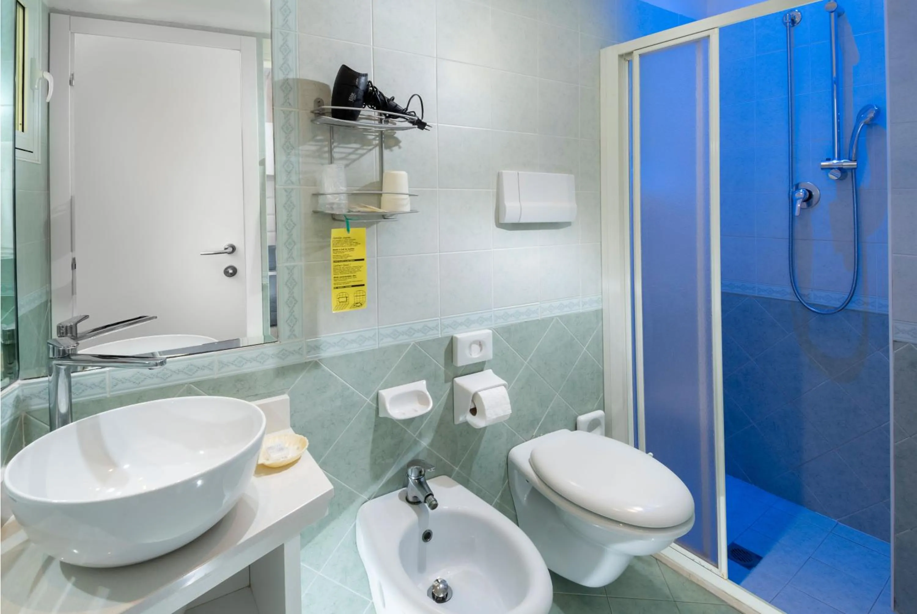 Shower in Hotel Albatros