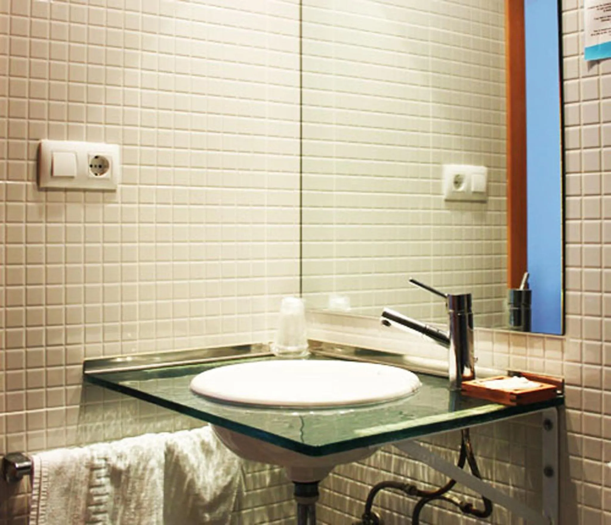 Bathroom in Casa Del Mar Hotel & Apartaments