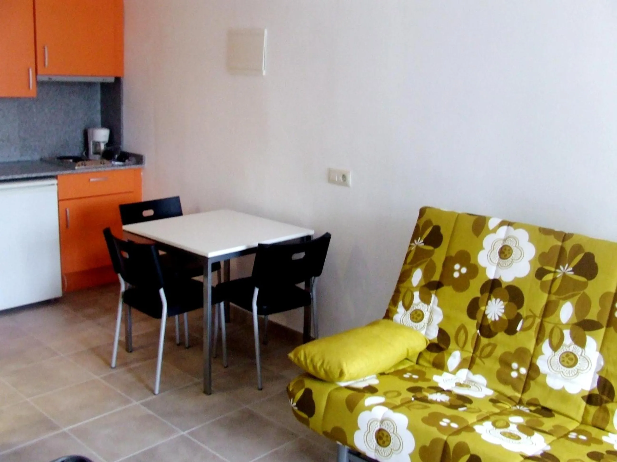 Kitchen or kitchenette in Casa Del Mar Hotel & Apartaments