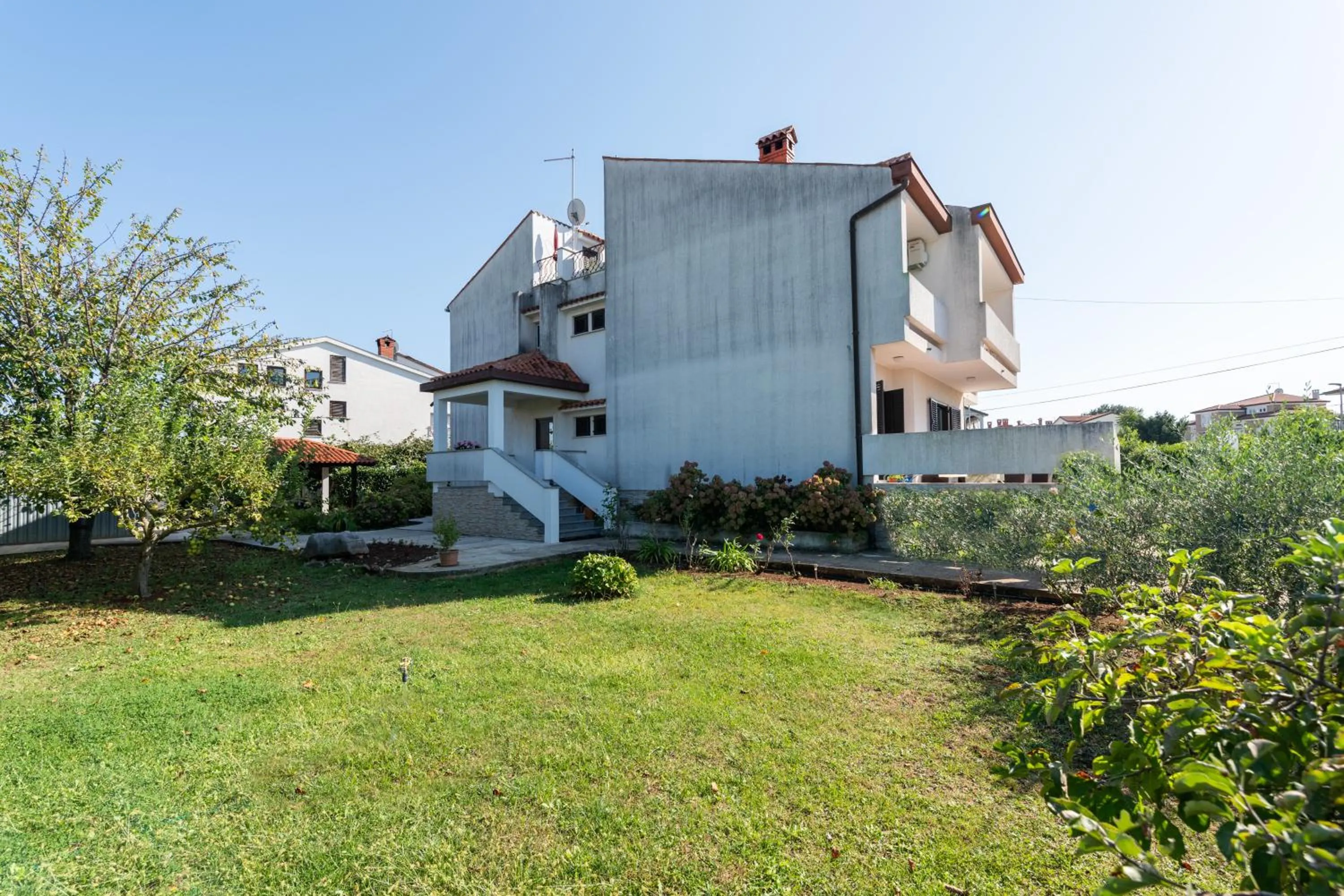 Apartments Villa Falcon