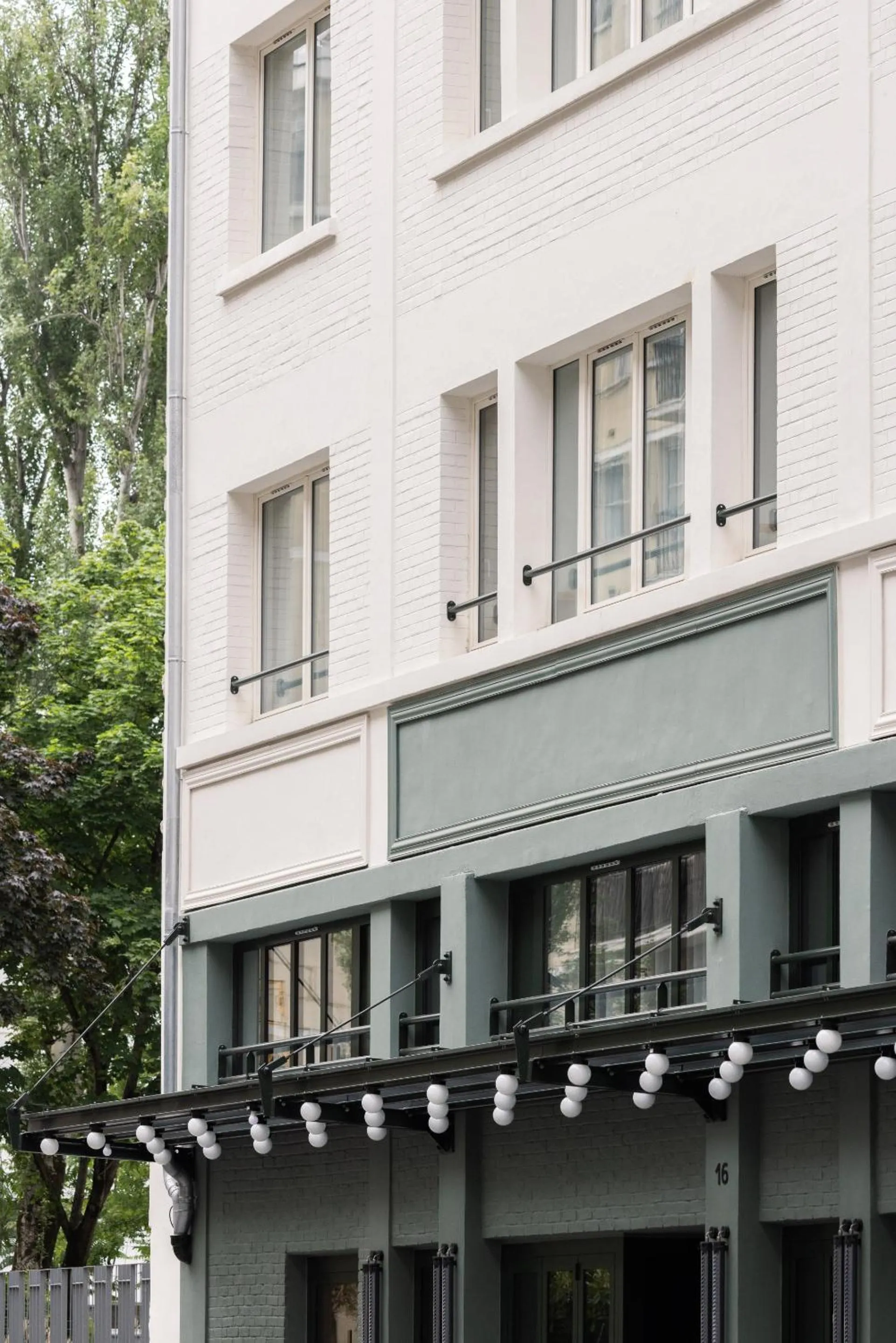 Property building in 1.75 Paris Le Charme