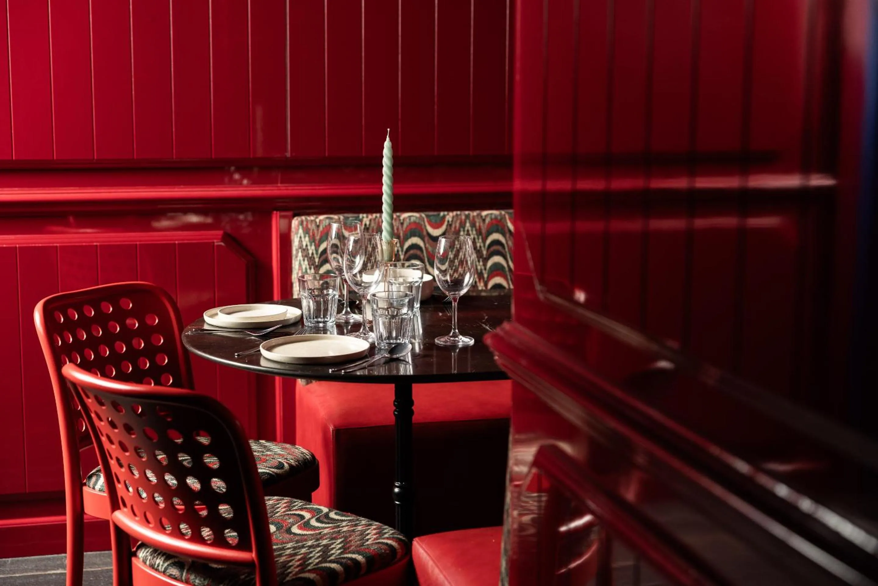 Dining area in 1.75 Paris Le Charme