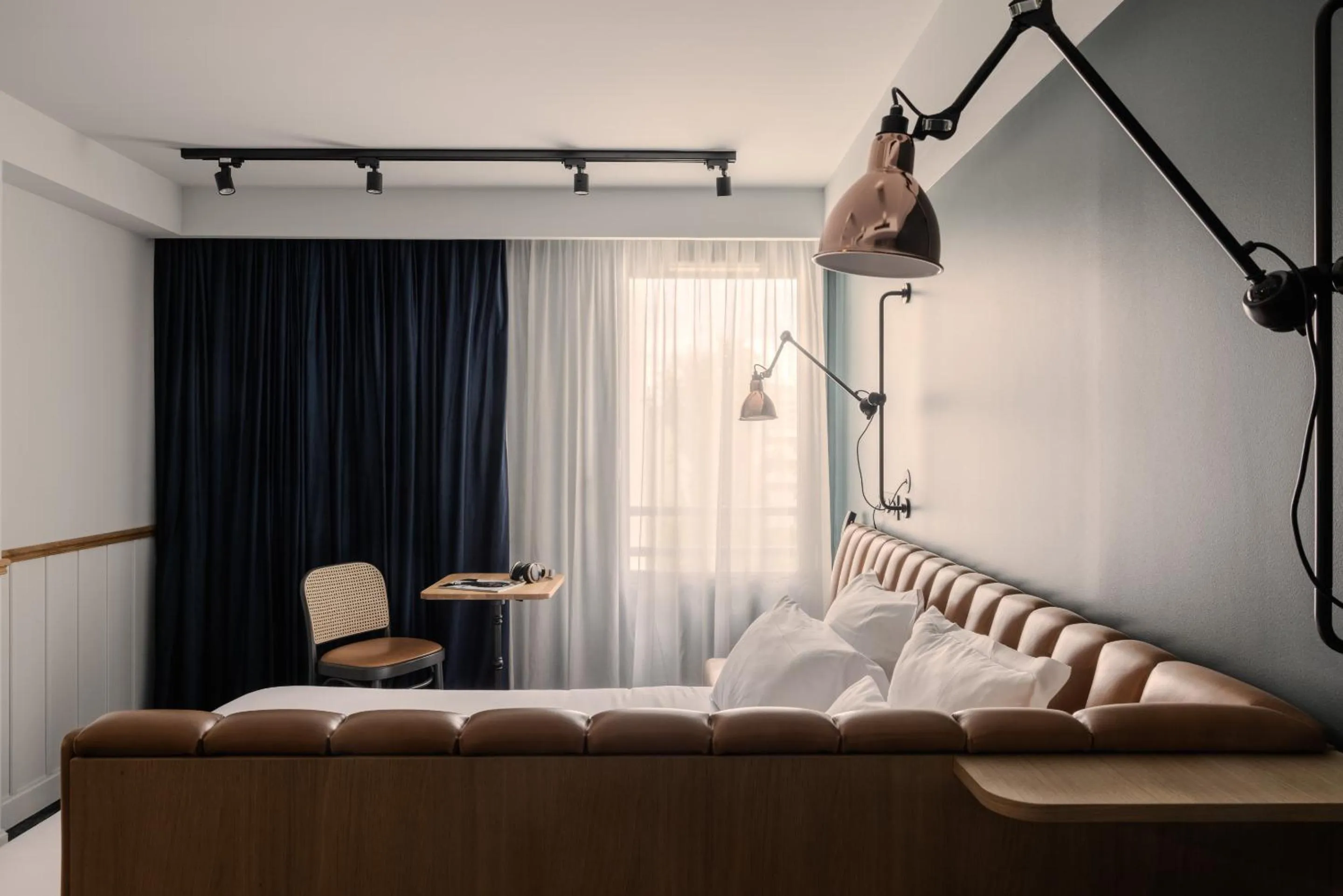 Bedroom, Bed in 1.75 Paris Le Charme