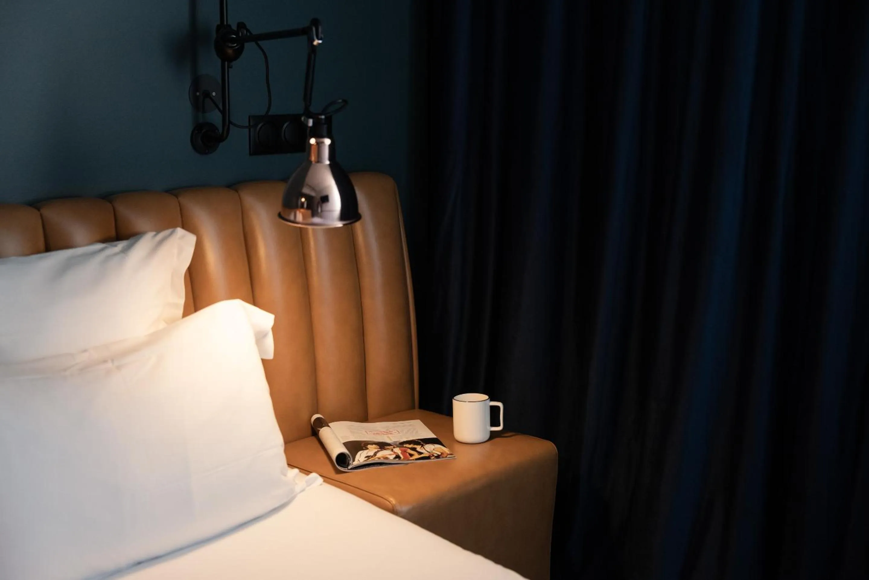 Bedroom, Bed in 1.75 Paris Le Charme