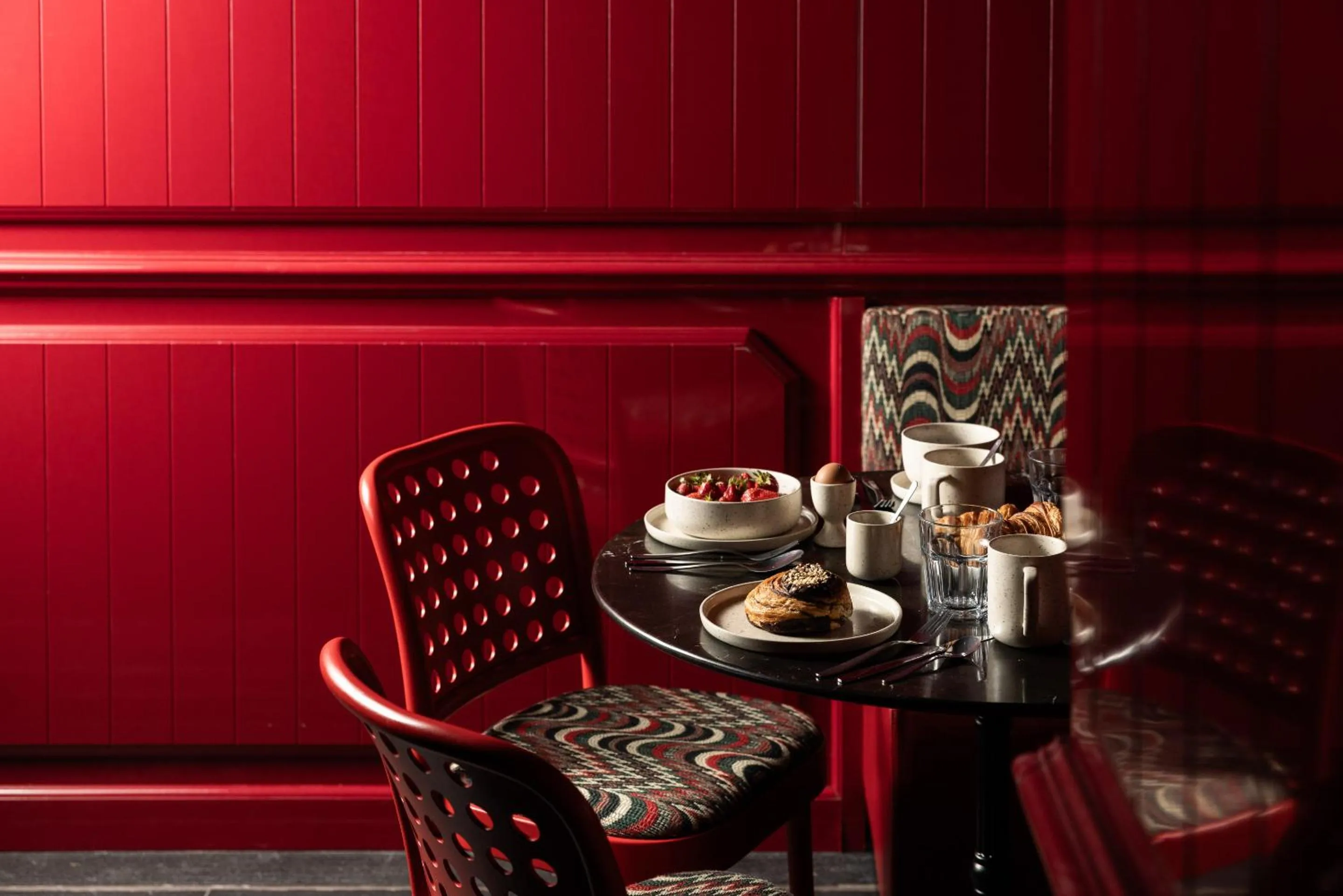 Dining area in 1.75 Paris Le Charme