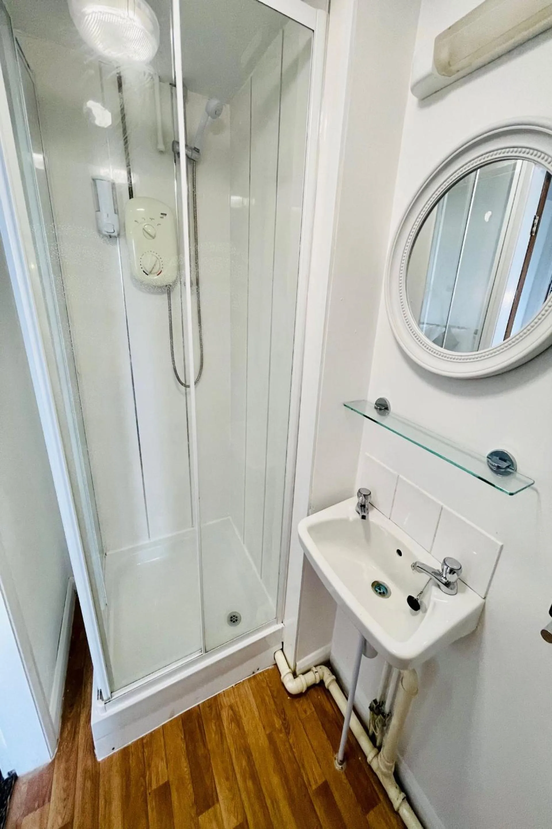 Bathroom in OYO The Sun Hotel