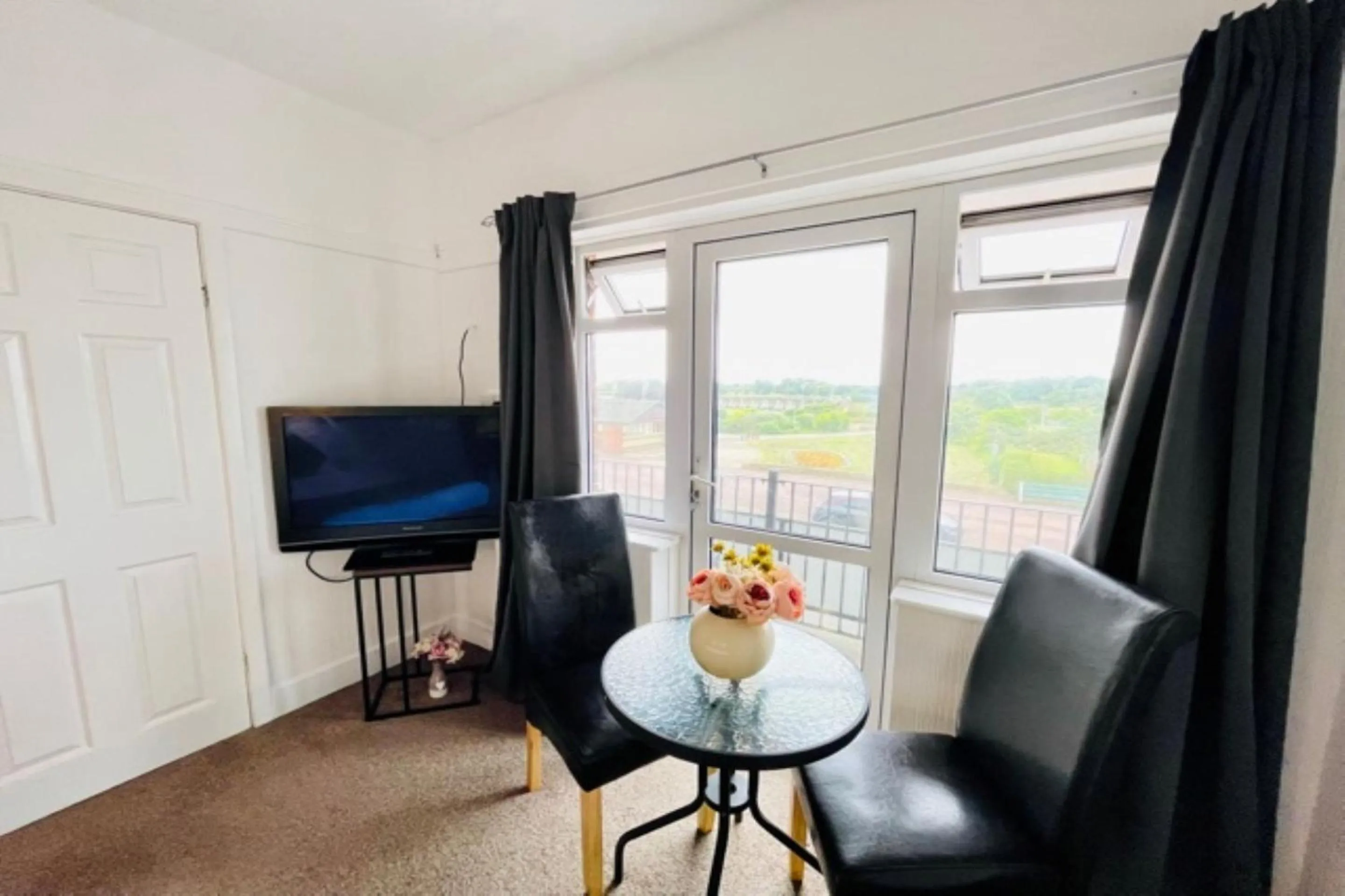 Seating area in OYO The Sun Hotel