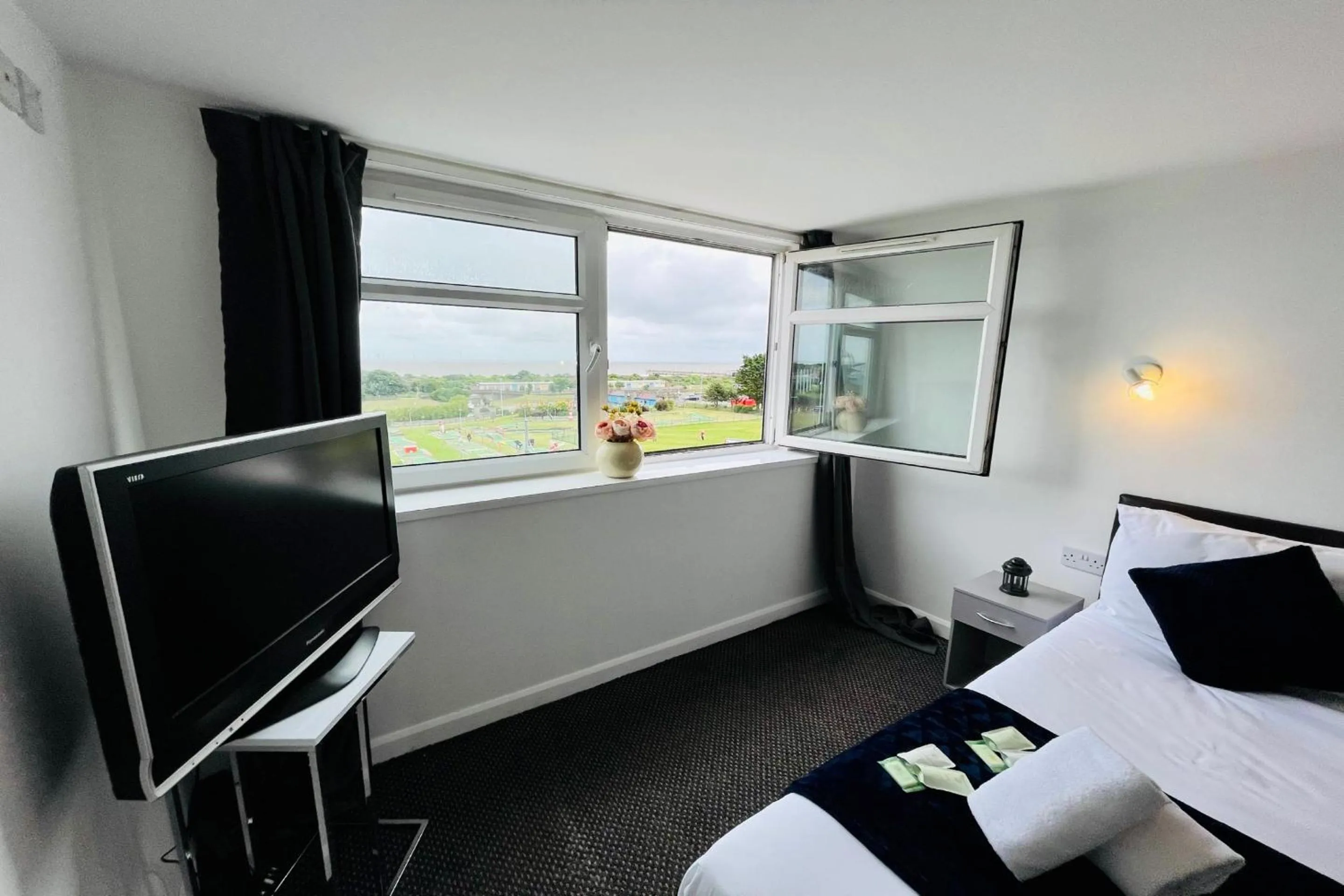 TV and multimedia in OYO The Sun Hotel