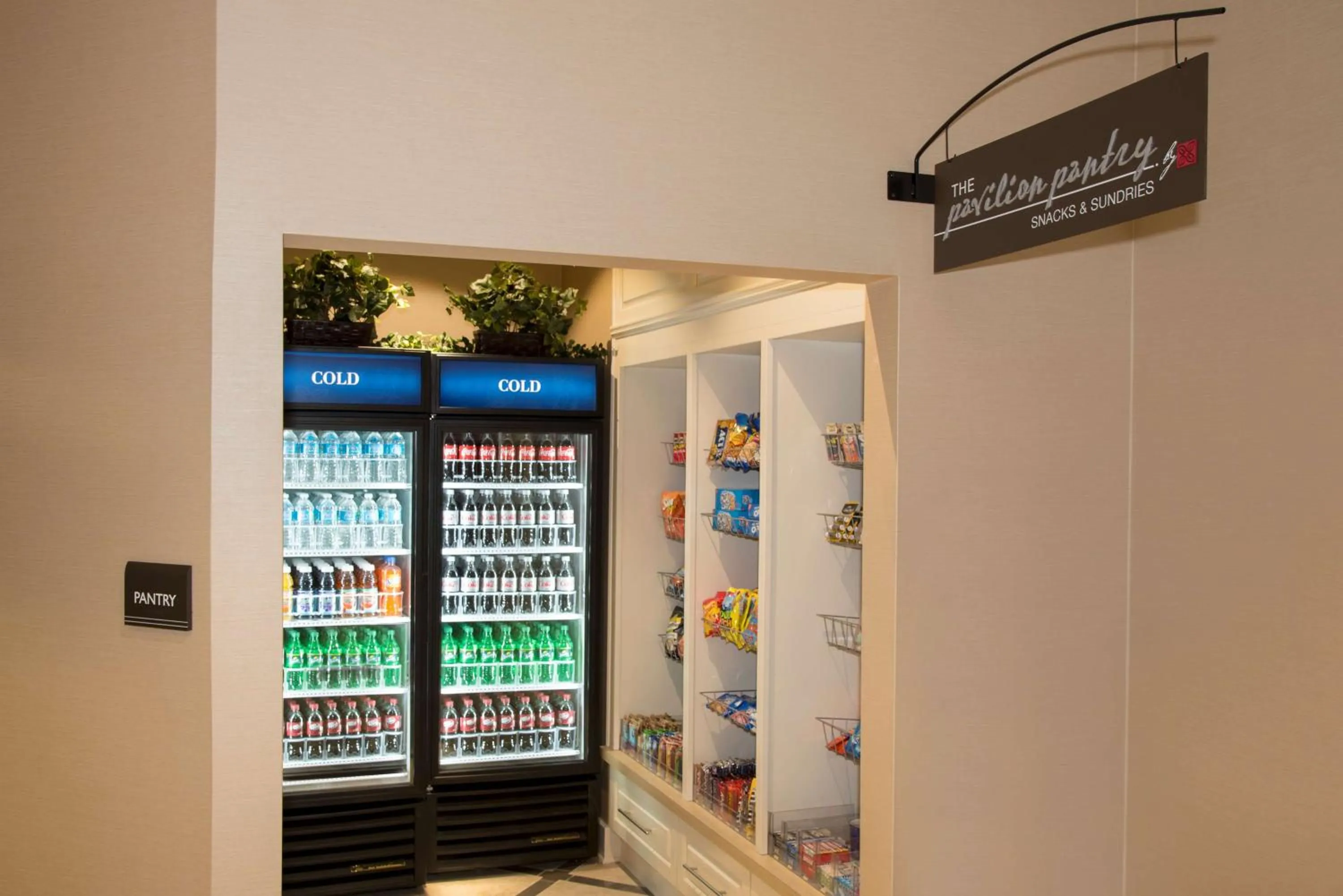 Restaurant/places to eat in Hilton Garden Inn Louisville Downtown