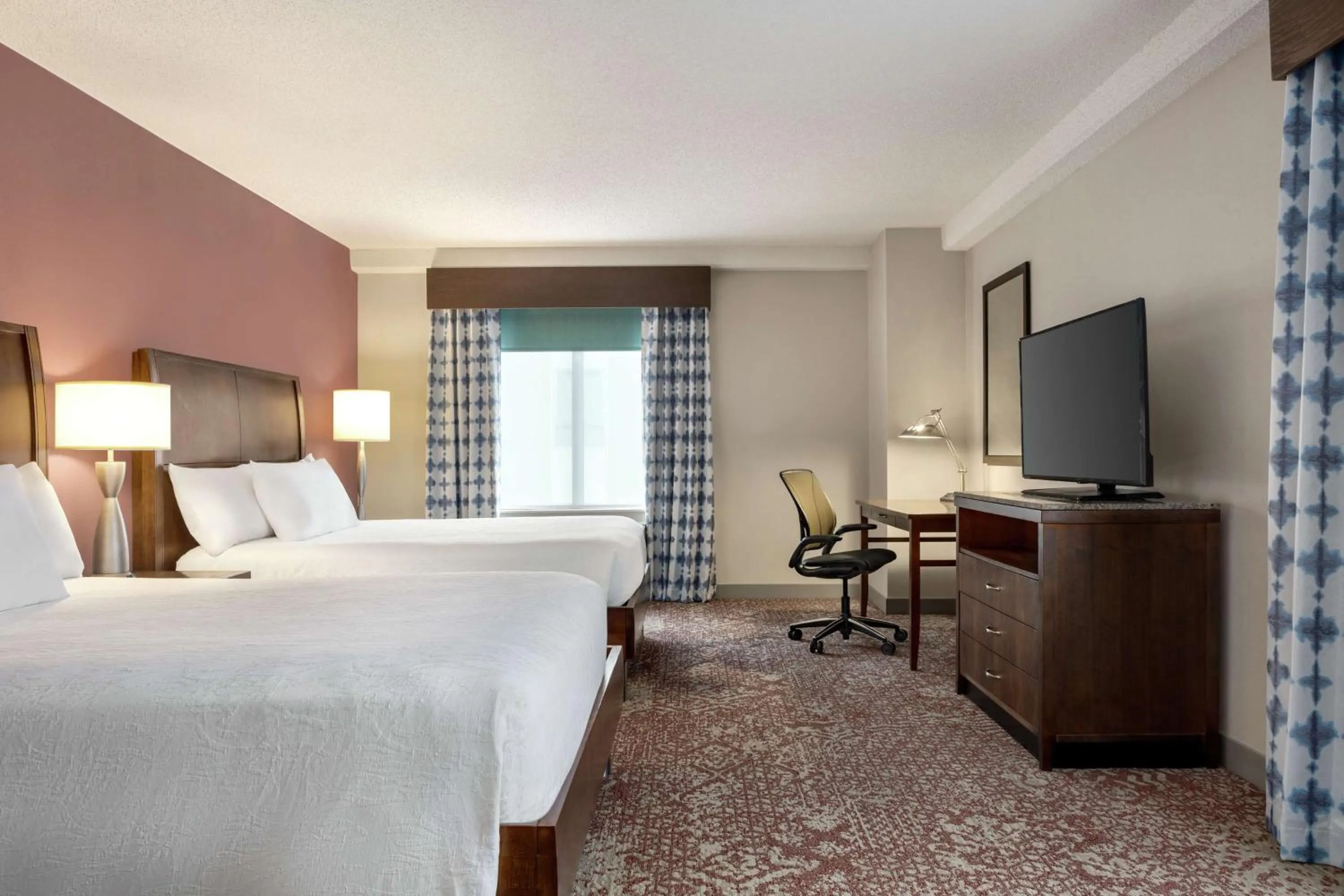 Bedroom, Bed in Hilton Garden Inn Louisville Downtown