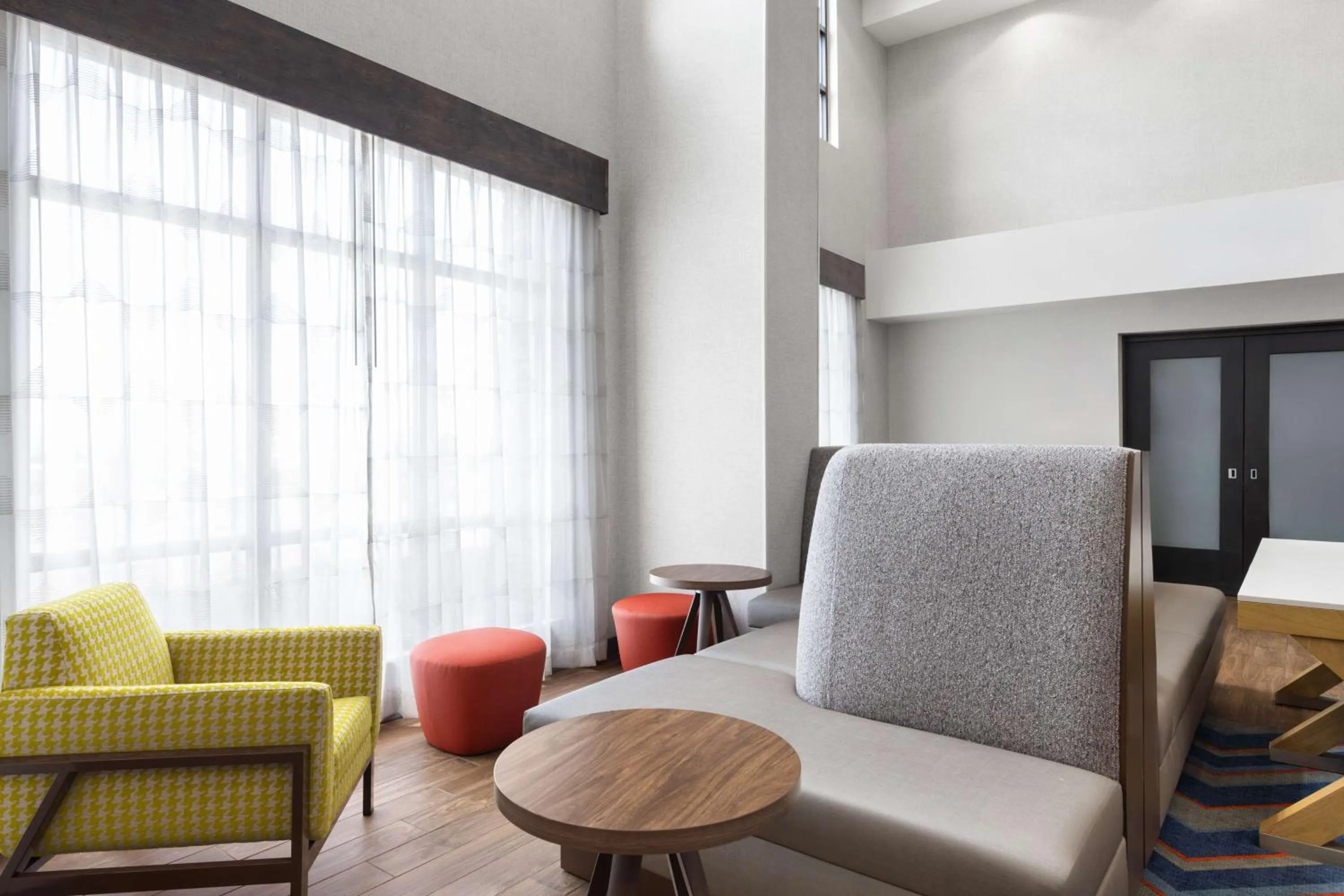 Lobby or reception in Hampton Inn & Suites Douglas