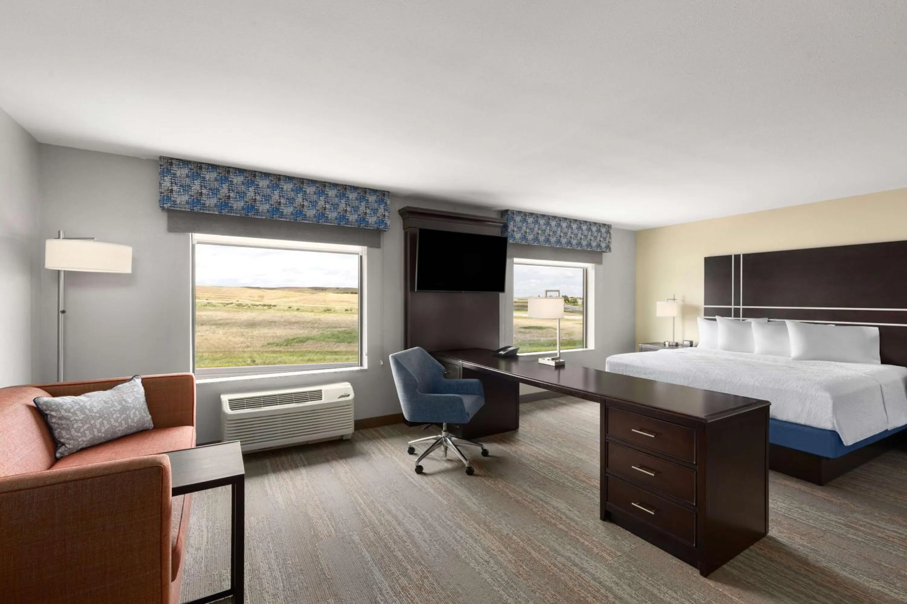 Bed in Hampton Inn & Suites Douglas