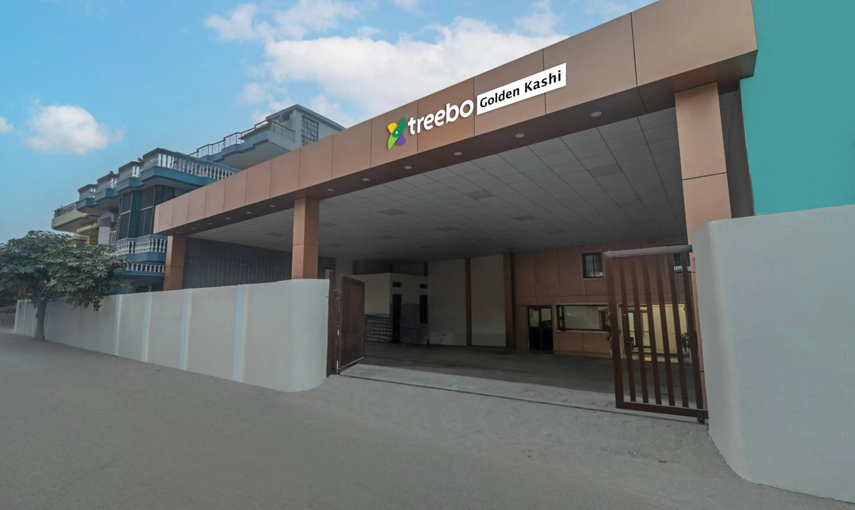 Facade/entrance in Treebo Golden Kashi