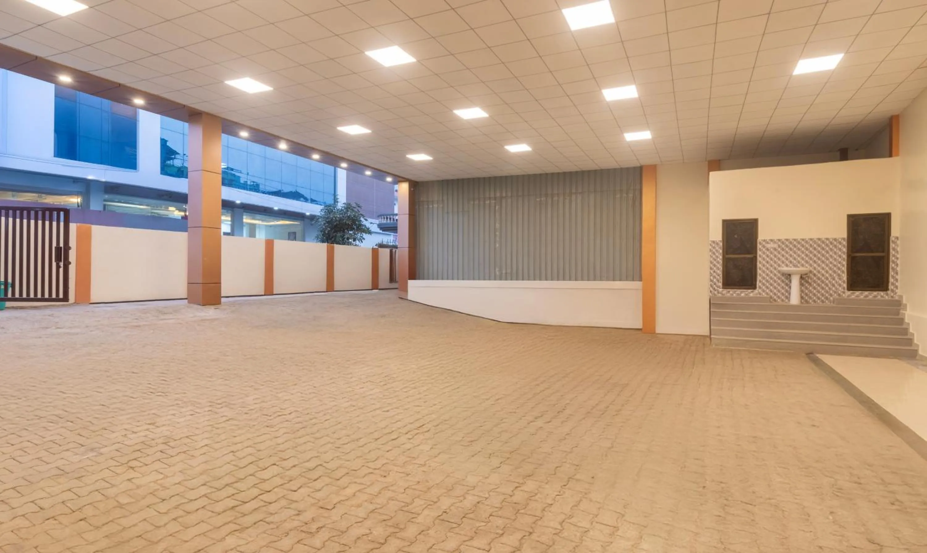 Parking in Treebo Golden Kashi