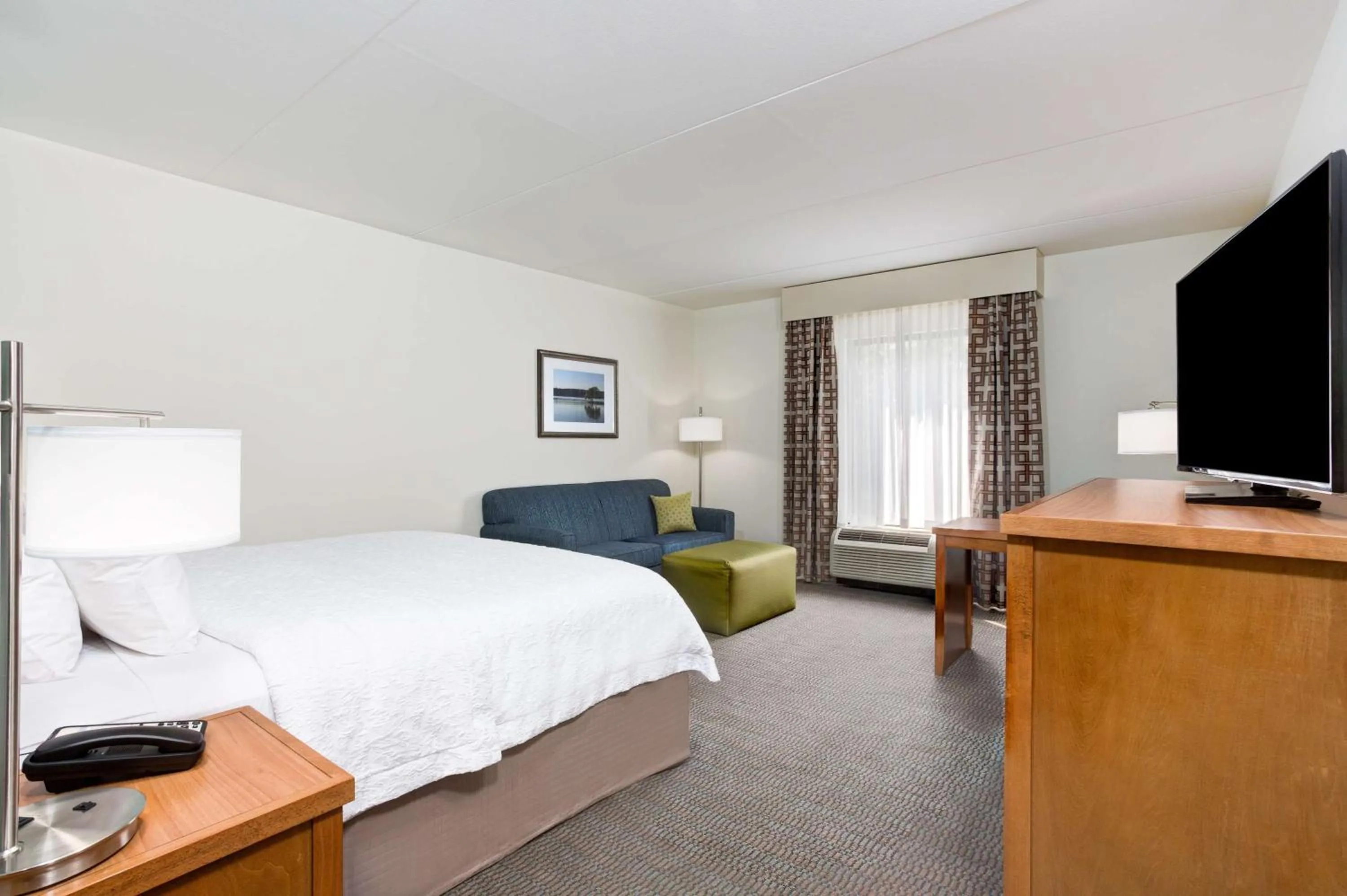 Bed in Hampton Inn & Suites Manchester, TN