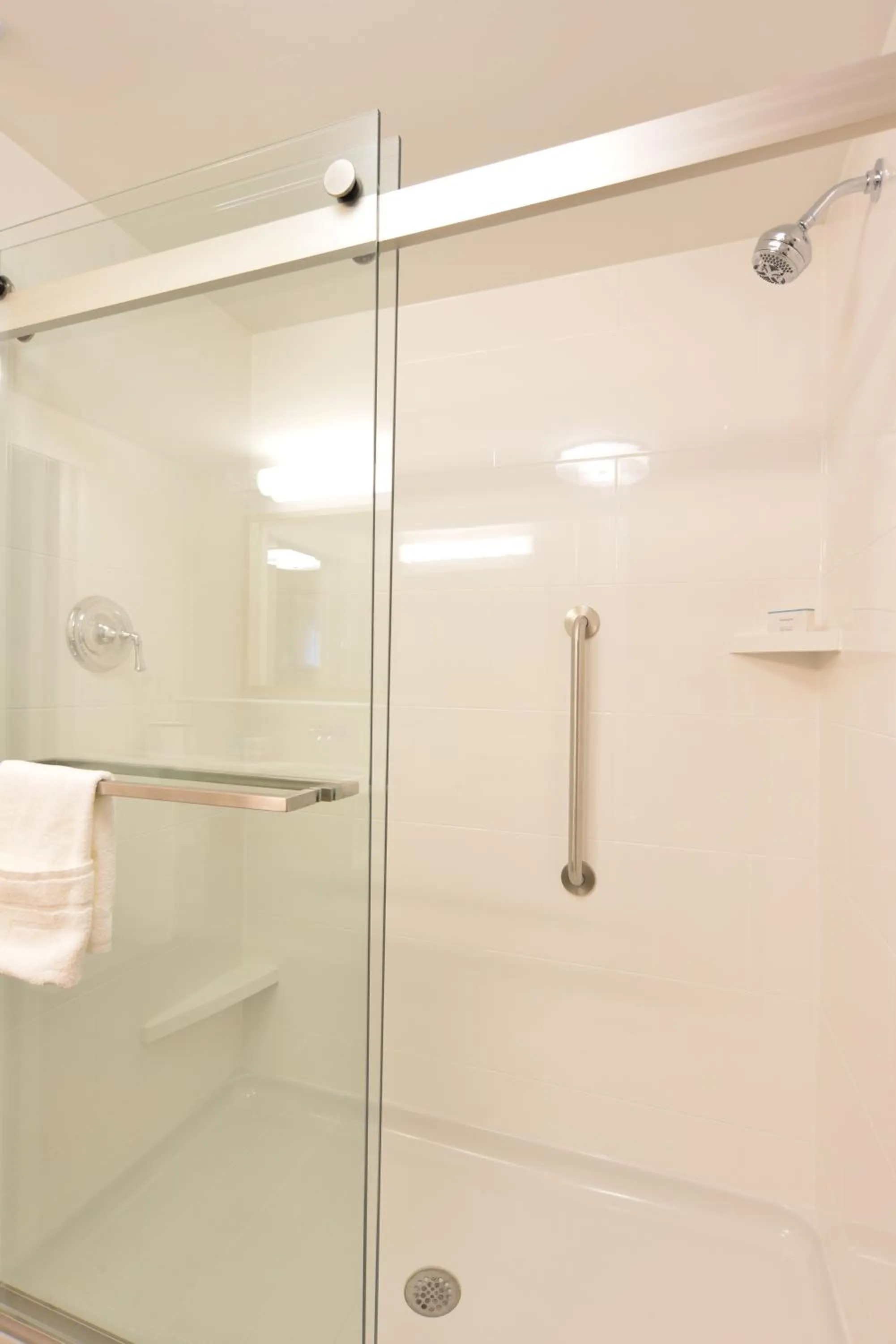 Shower in Hampton Inn & Suites Chippewa Falls