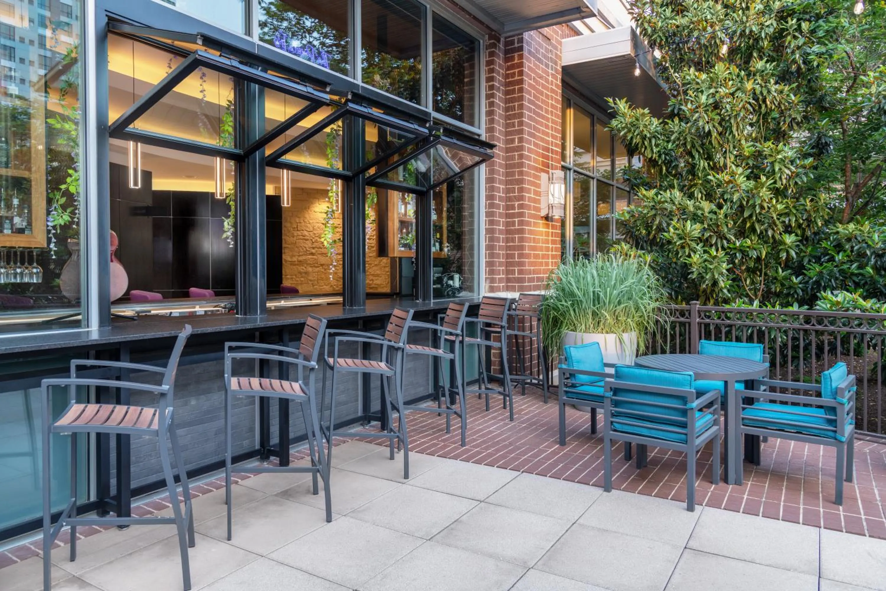 Restaurant/places to eat in Hilton Garden Inn Nashville Downtown Convention Center