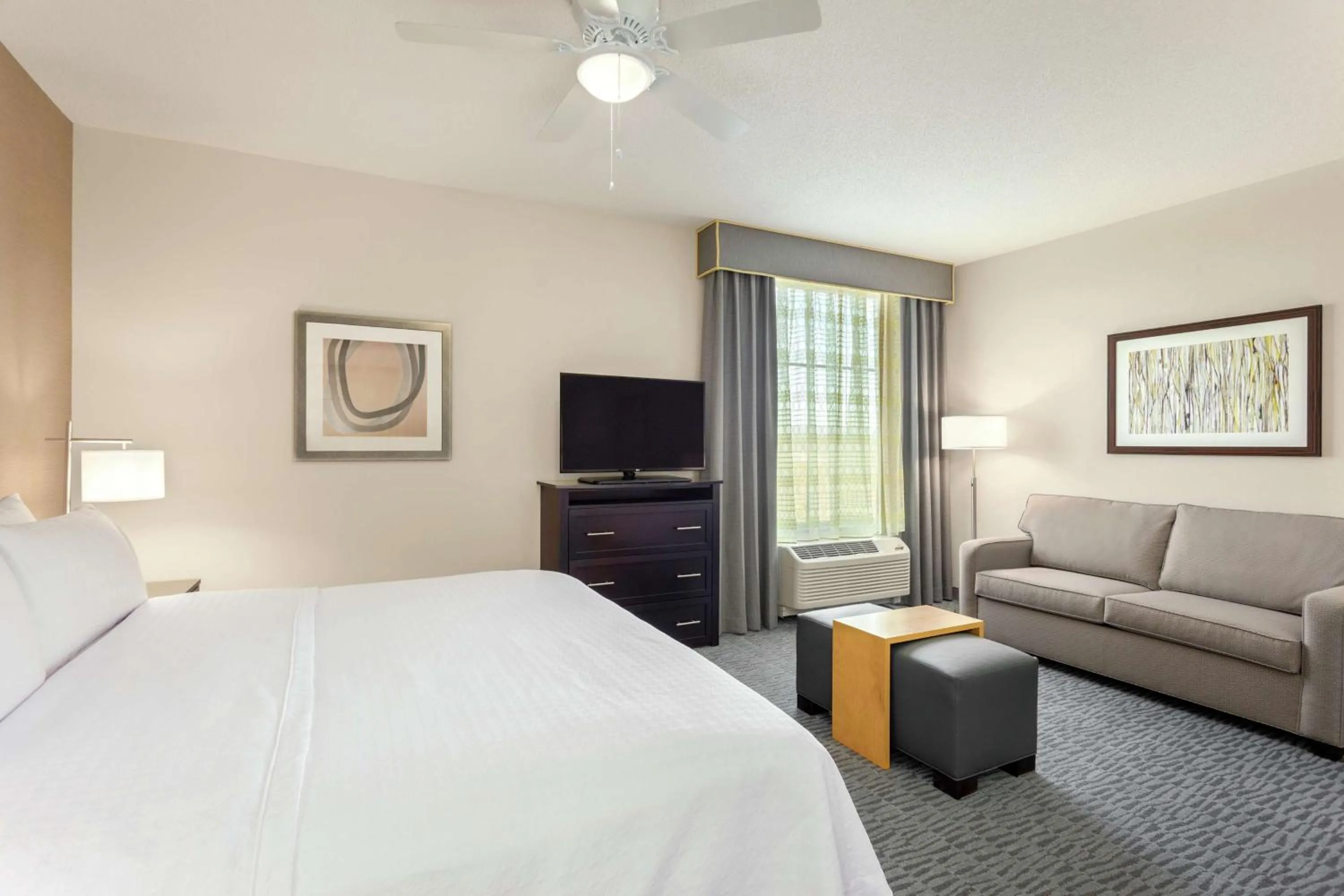 Bedroom, Bed in Homewood Suites by Hilton Frederick
