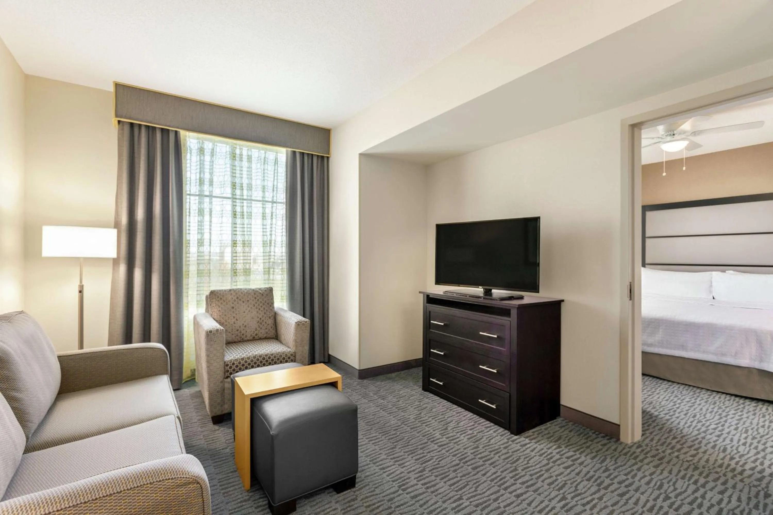 Bedroom, Bed in Homewood Suites by Hilton Frederick