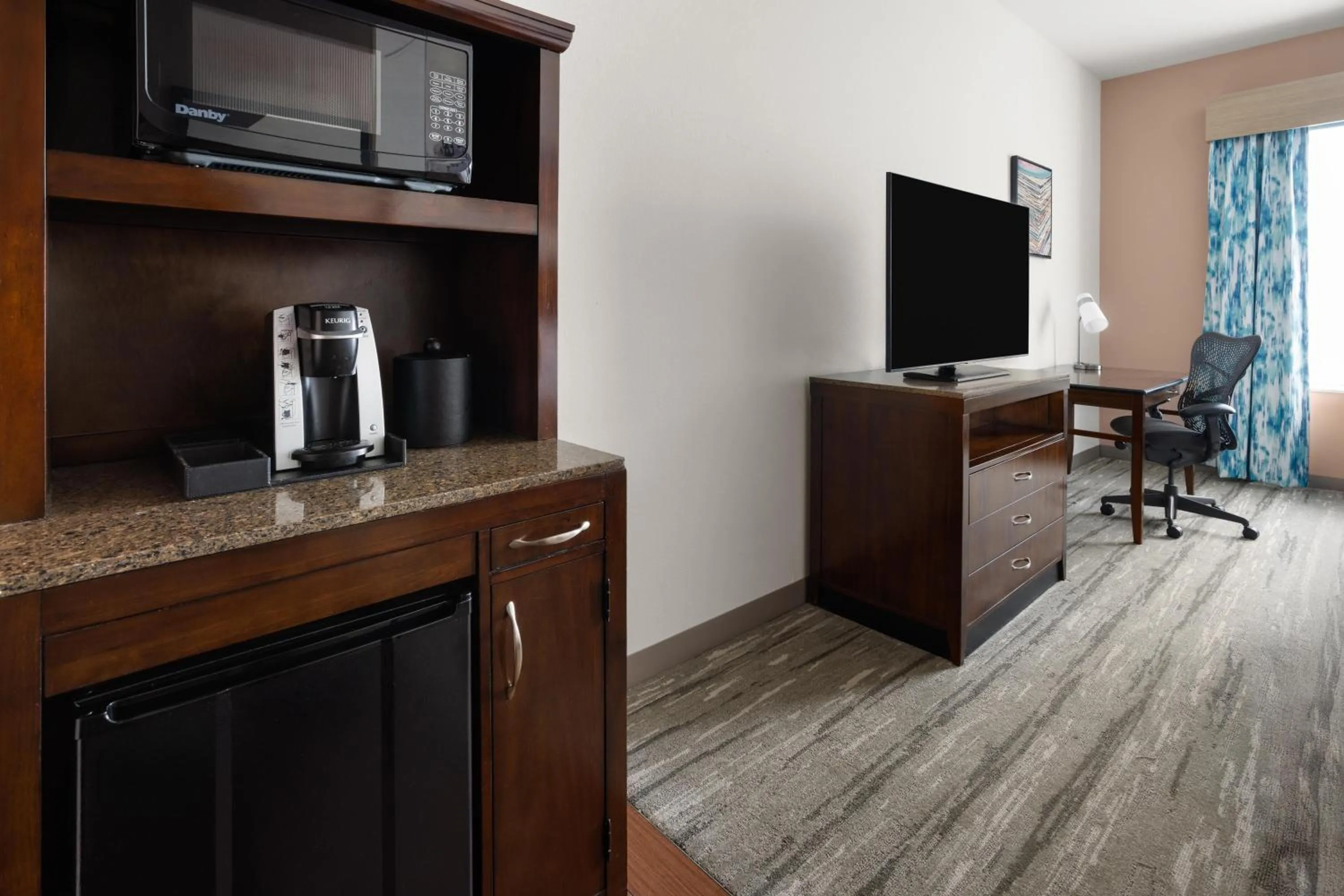 Bedroom in Hilton Garden Inn Memphis/Wolfchase Galleria