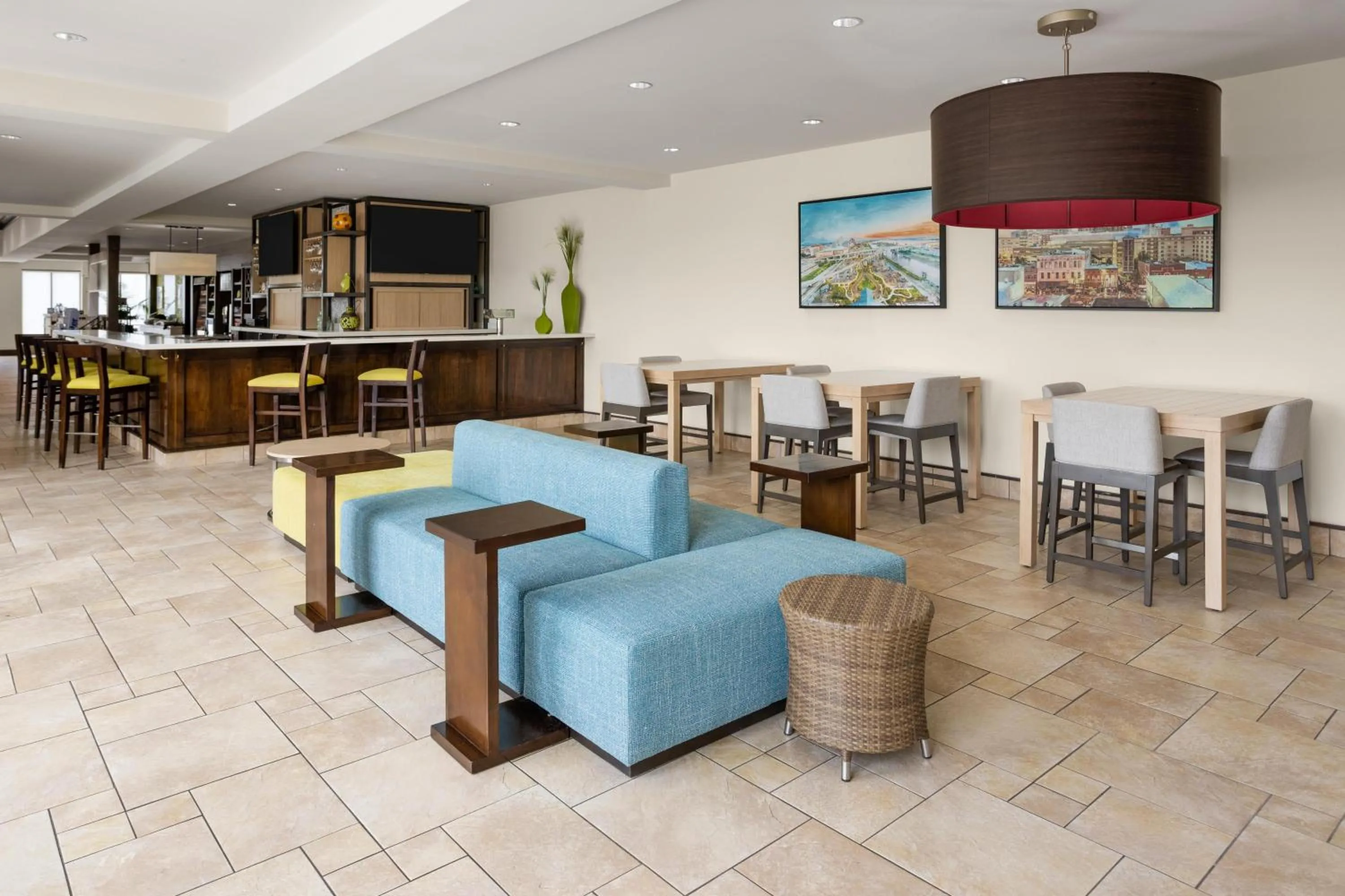Lounge or bar in Hilton Garden Inn Memphis/Wolfchase Galleria