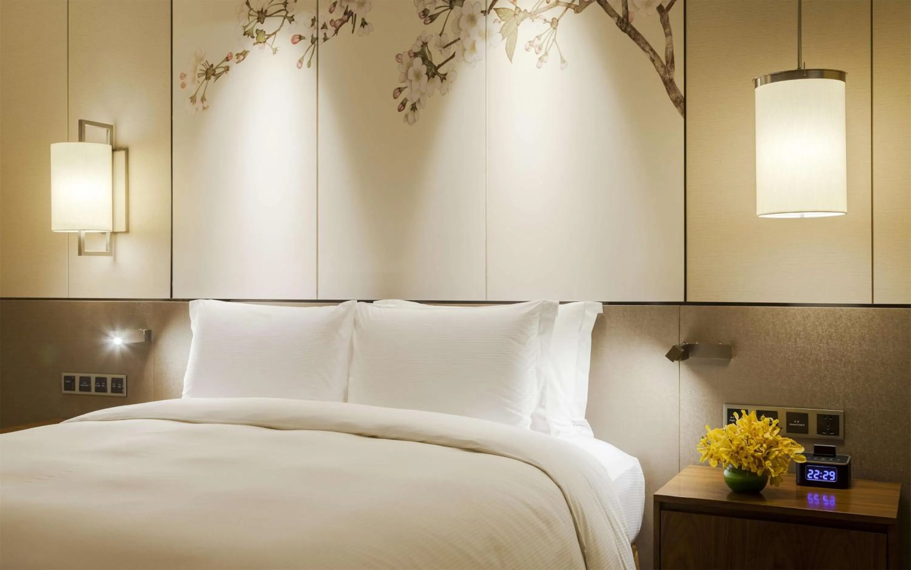 Bed in DoubleTree by Hilton Hotel Qingdao-Jimo Ancient City