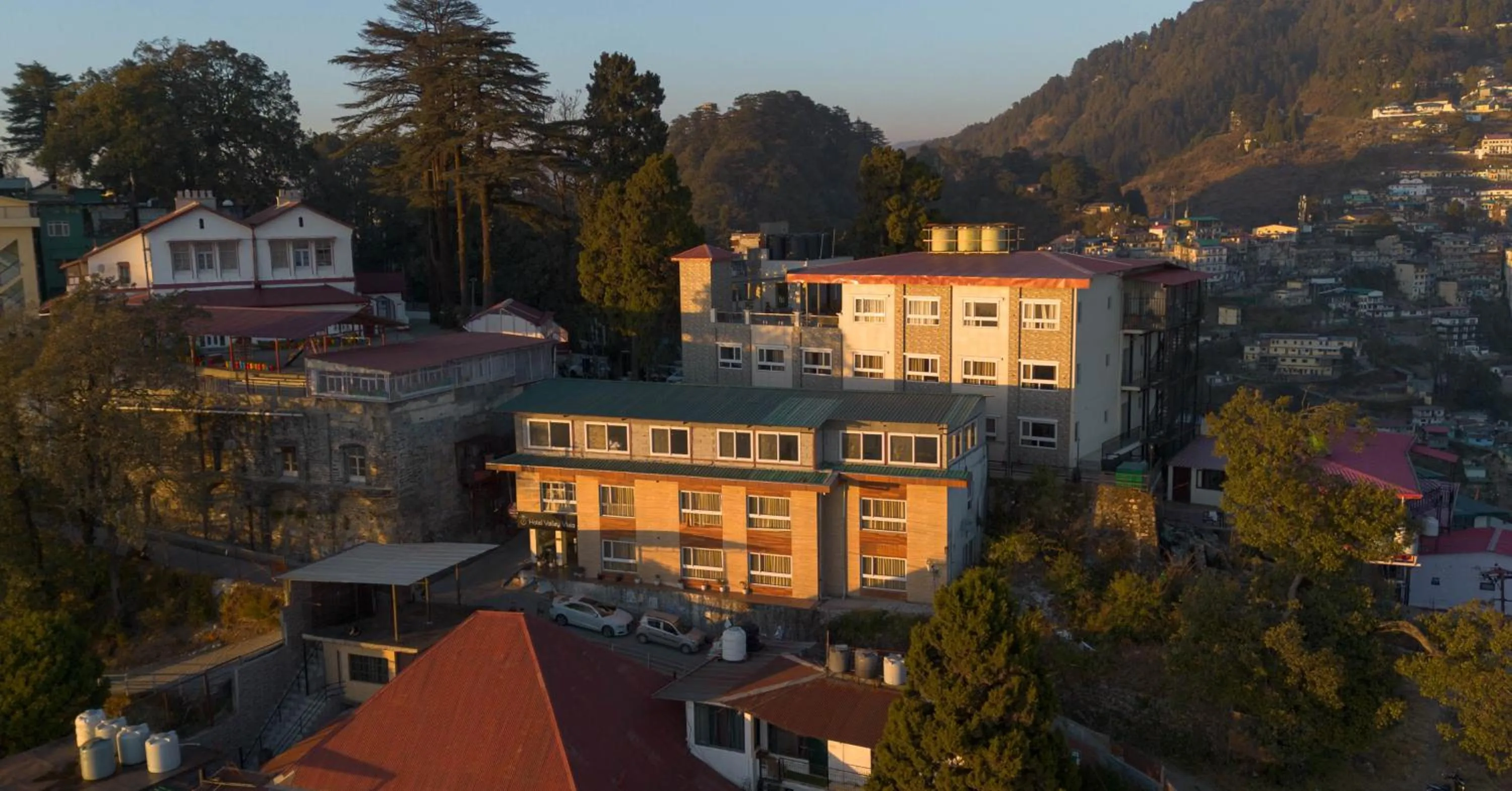 Perfectstayz Value Valley Vista 5 min walk to Mall road