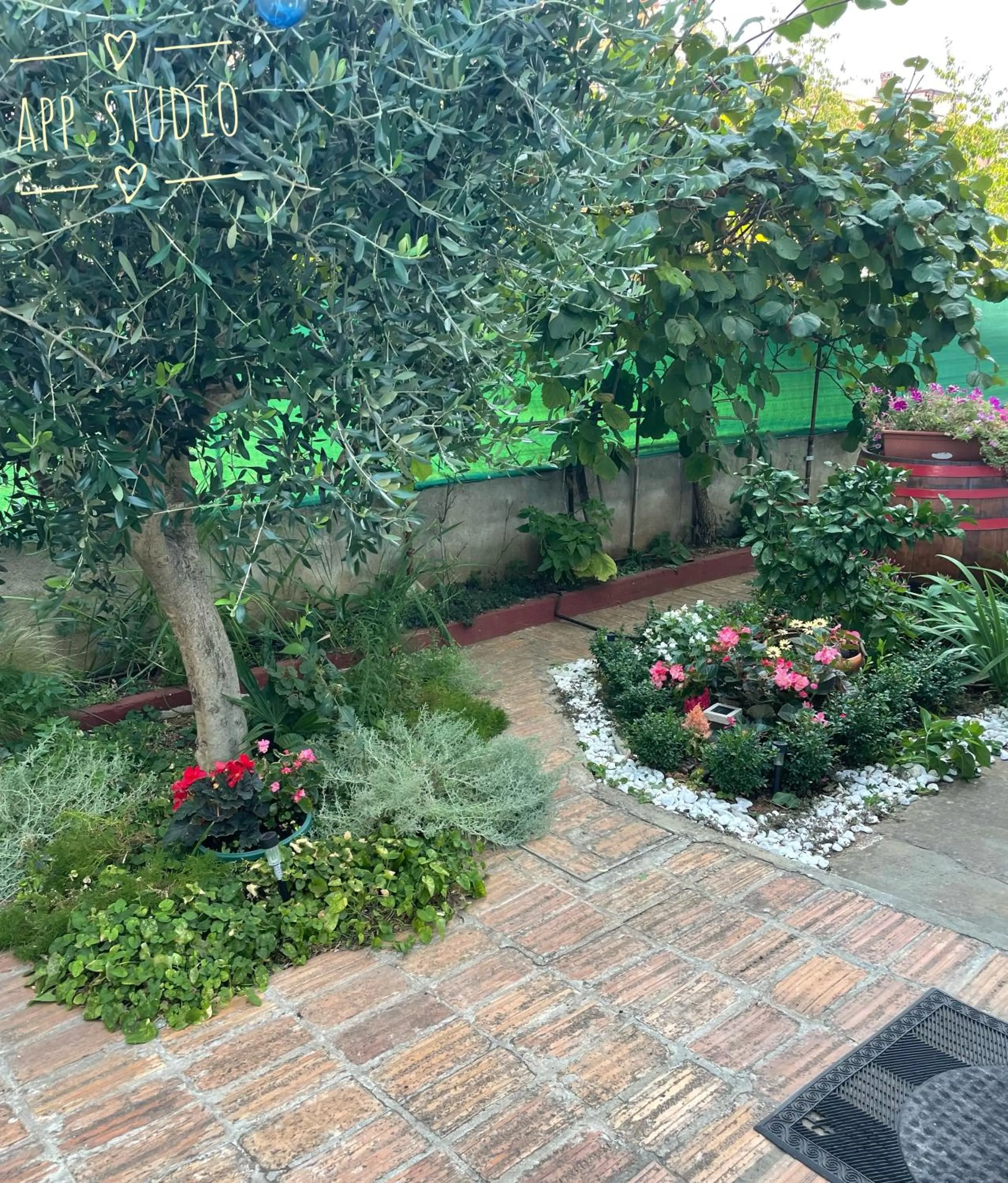 Garden in Apartments Mery